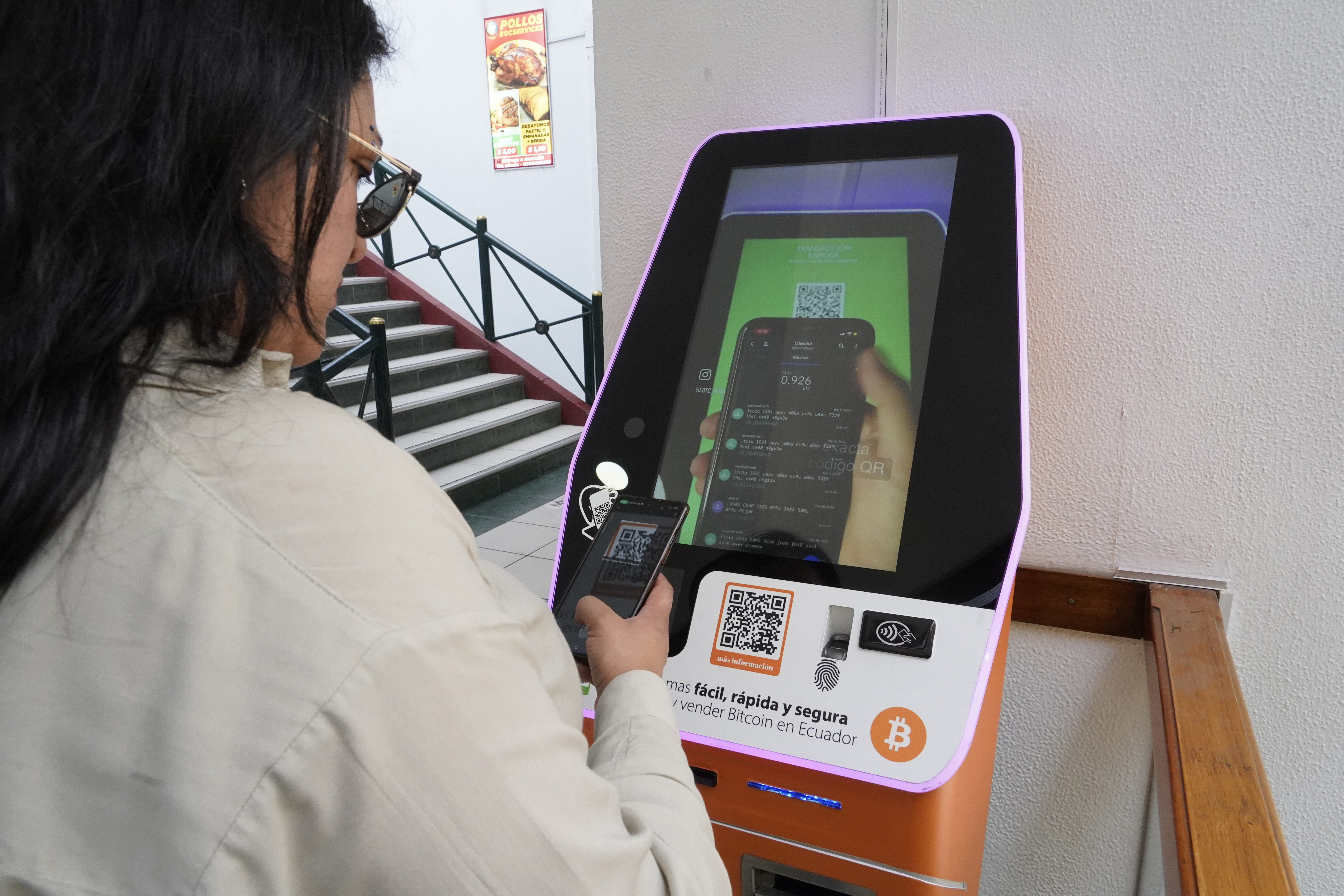Así funcionan los cajeros automáticos para comprar y vender bitcoin en  Ecuador: “sí hay bastante gente que llega por las criptomonedas” | Economía  | Noticias | El Universo