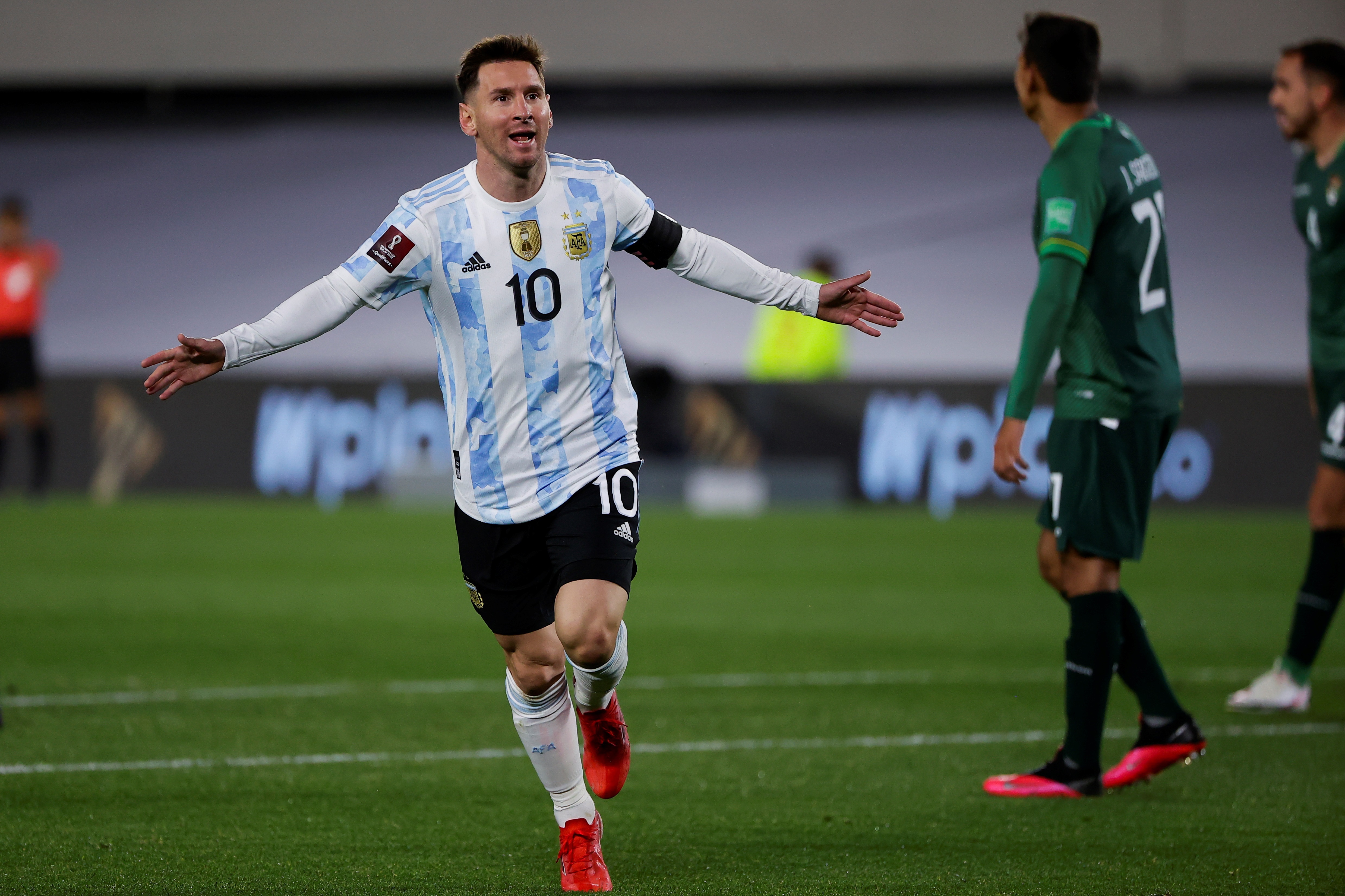 En Argentina aseguran que los abucheos en París 'no afectarán' a Lionel  Messi para juegos de eliminatorias | Fútbol | Deportes | El Universo