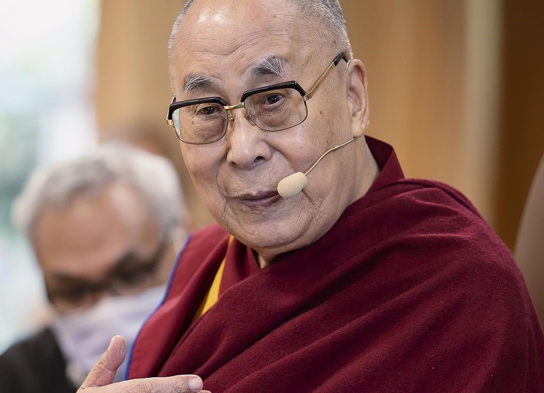 Los monjes tibetanos se saludan sacando la lengua? Qué dicen los expertos  sobre la polémica tras el video del Dalái Lama besando a un niño en la boca  | Internacional | Noticias |