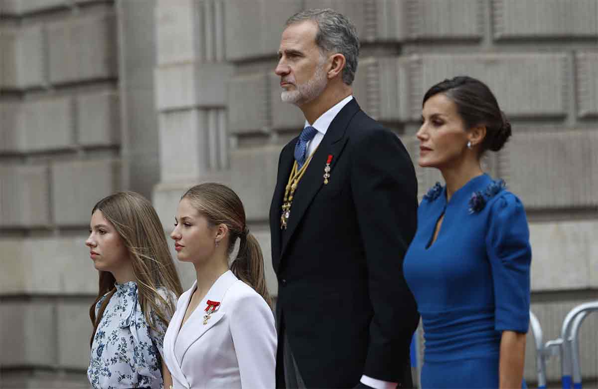 Letizia, ¿enferma o enfadada? Revelan por qué la reina estuvo tan tensa  durante la jura de la Constitución de la princesa Leonor | Gente |  Entretenimiento | El Universo