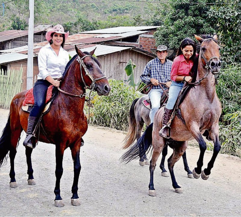 Tradición montuvia, en Cabalgata de San Vicente | Intercultural | Noticias  | El Universo