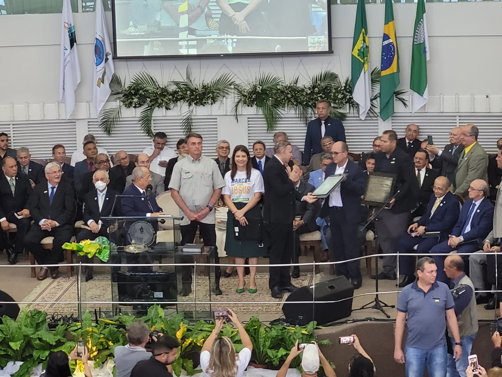 Bolsonaro: peço a Deus todos os dias que brasileiros não experimentem dores  do comunismo - Estadão