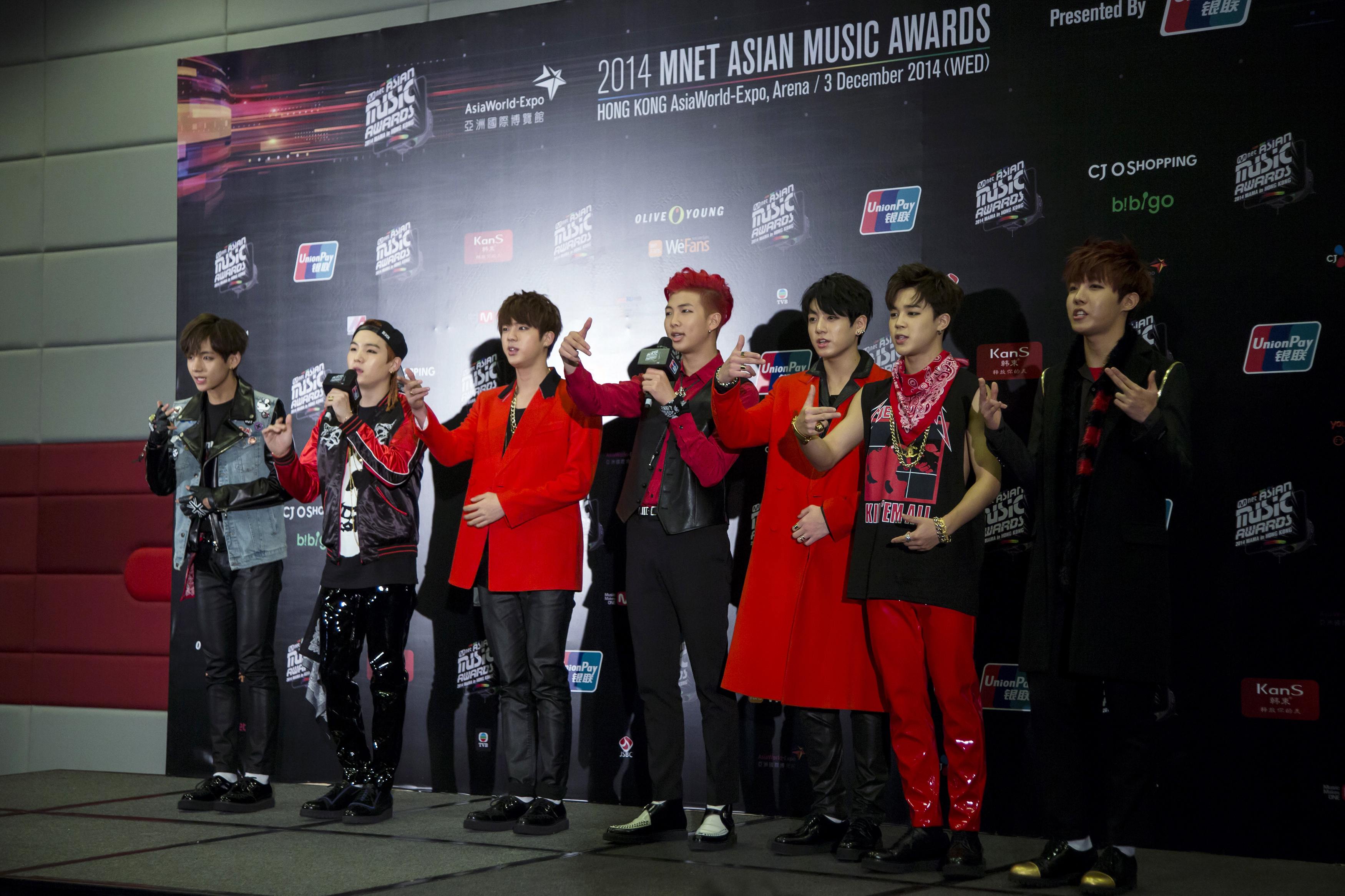 Conheça a trajetória do BTS, fenômeno do k-pop que se apresenta em