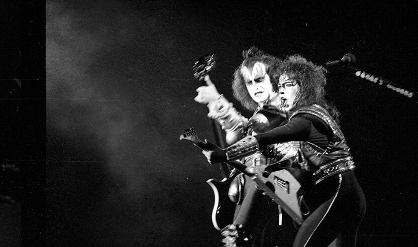 Primeira turnê do Kiss no Brasil fascinou geração 80 com lendas