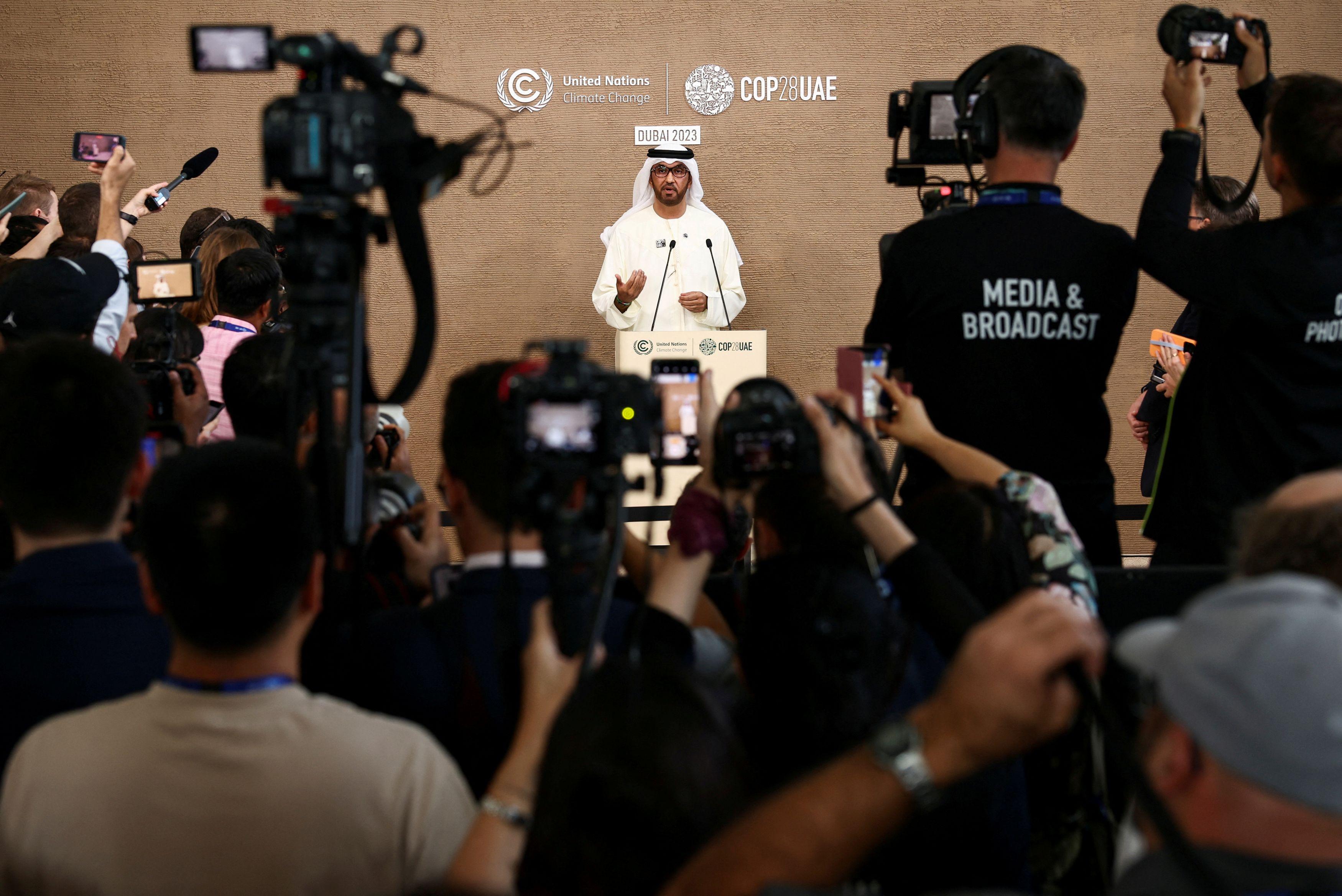 COP 28: rascunho do texto final não menciona a eliminação progressiva de  combustíveis fósseis, Meio Ambiente