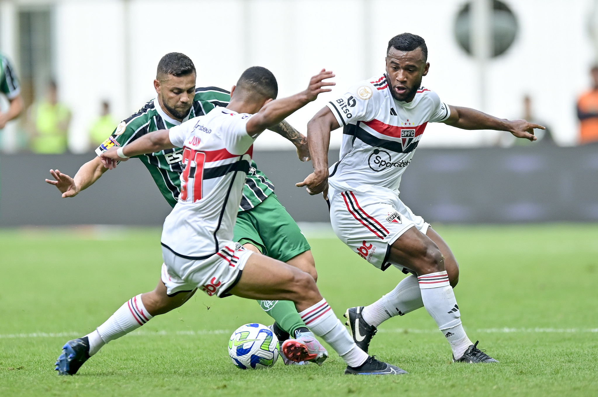 São Paulo 0 x 1 Internacional  Campeonato Brasileiro: melhores momentos