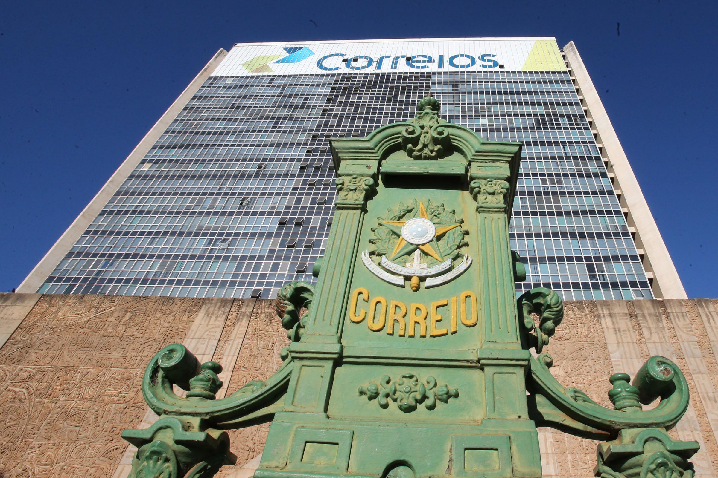 Correios: TCU vê risco fiscal e possível violação de lei e ordena  monitoramento de plano da estatal - Estadão