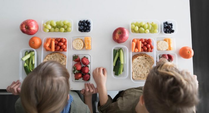 A alimentação vegetariana na infância é, além de possível, completa e  saudável