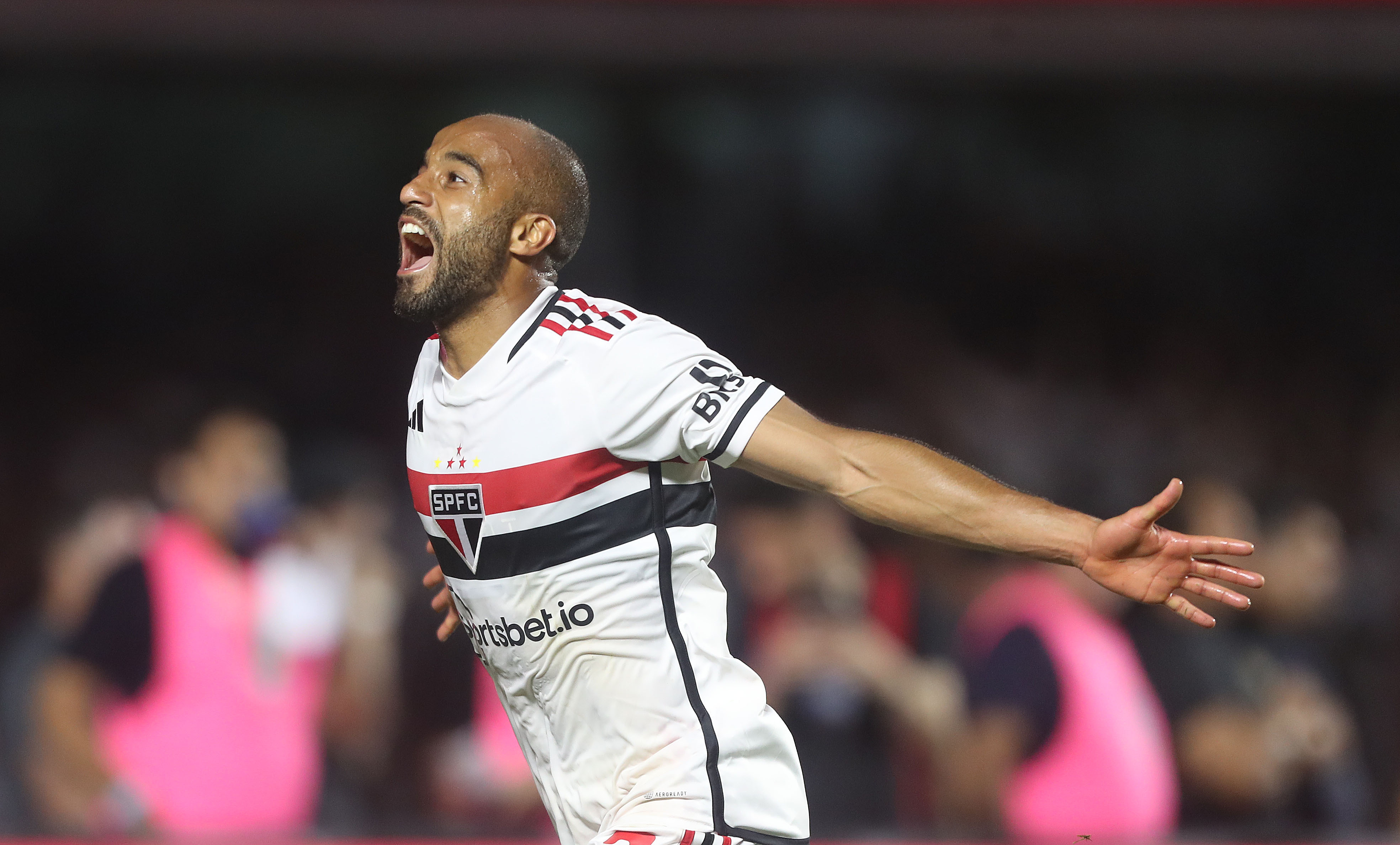 Corinthians é superado pelo São Paulo no Morumbi e cai na semifinal do  Paulistão 2022