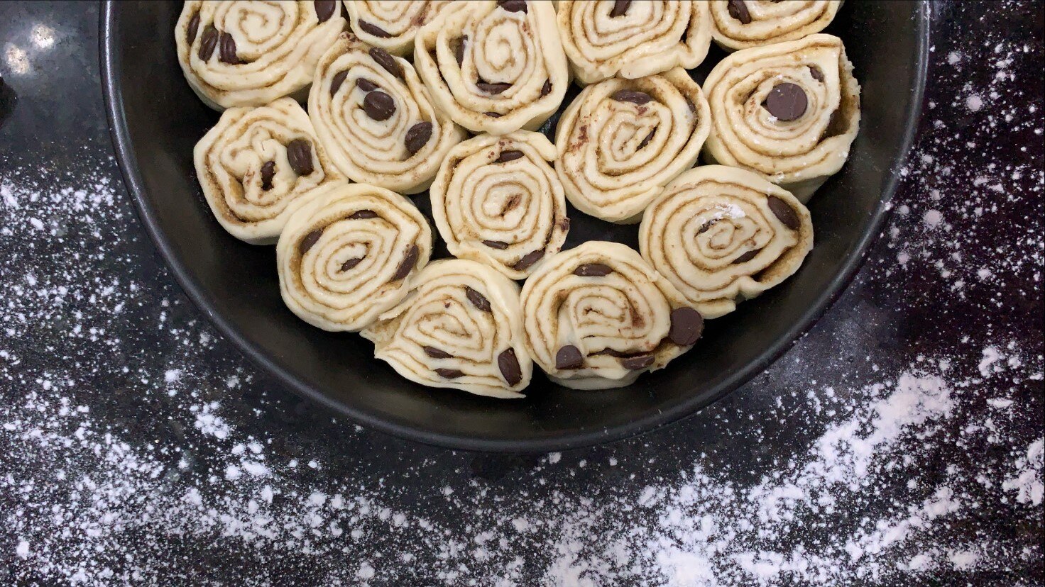 Aprenda a fazer o cinnamon roll, pão doce símbolo da quarentena