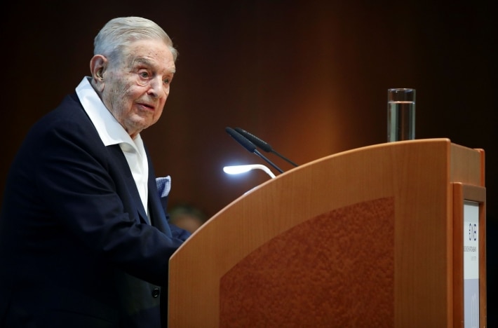 Entenda por que o nome de George Soros aparece em diversas teorias