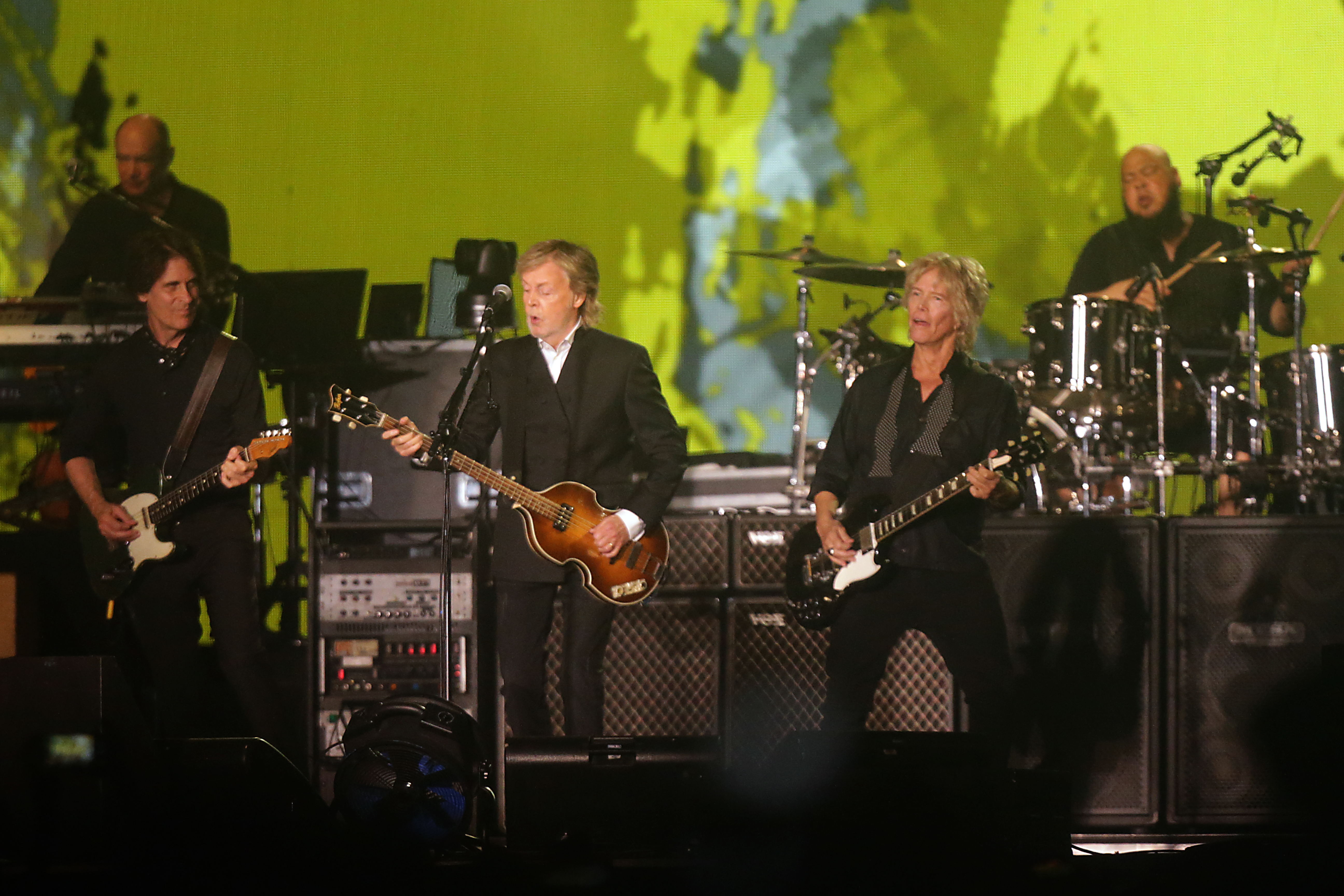 Aos 81 anos, Paul Mccartney encerra turnê no Brasil com um até a próxima