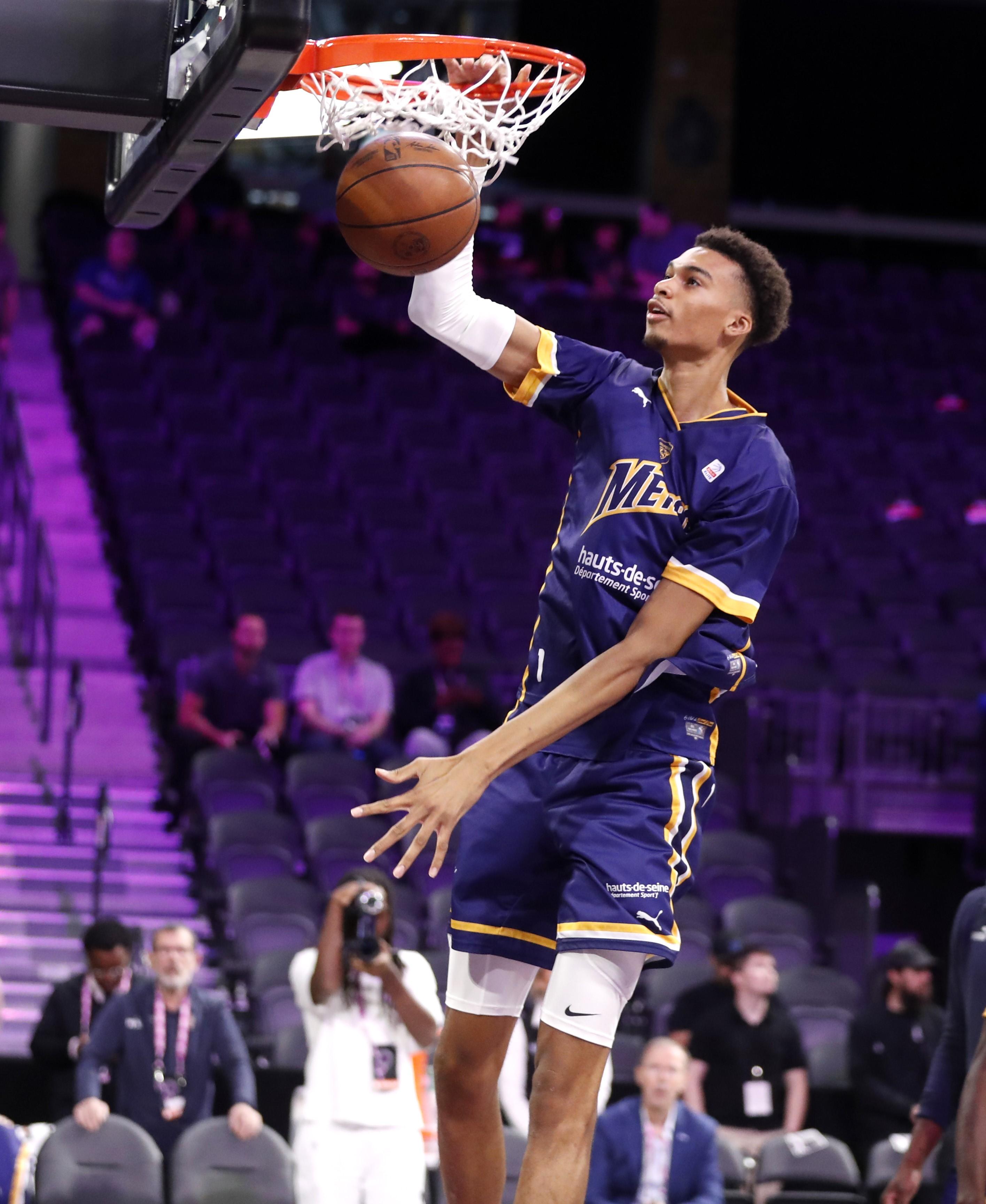 Jogador de basquete francês viraliza nos EUA com tradução de nome