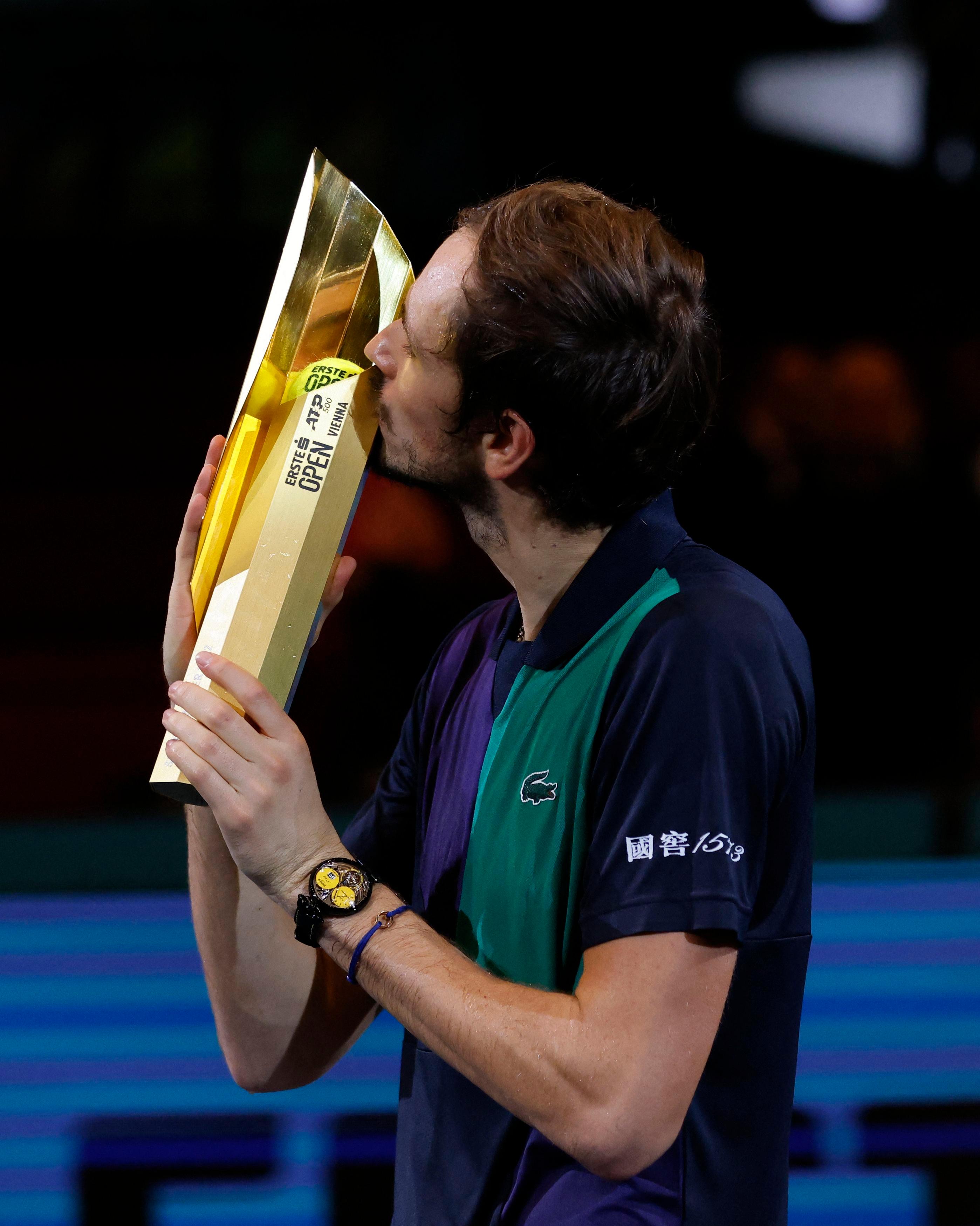 Daniil Medvedev é campeão em Viena; Thiago Monteiro é eliminado no ATP 1000  de Paris-Bercy - Estadão