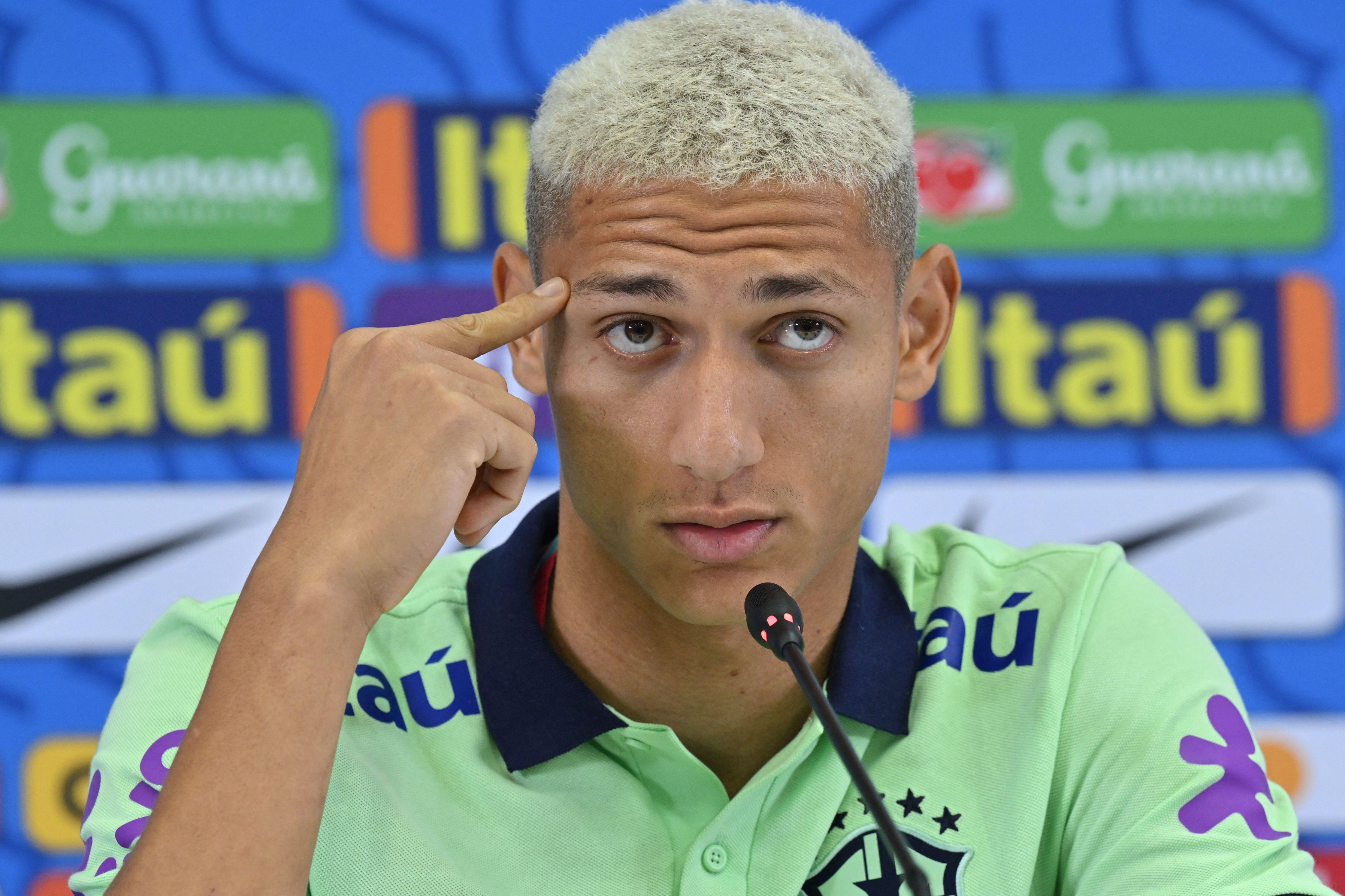 Richarlison desponta como grande candidato à 9 do Brasil na Copa