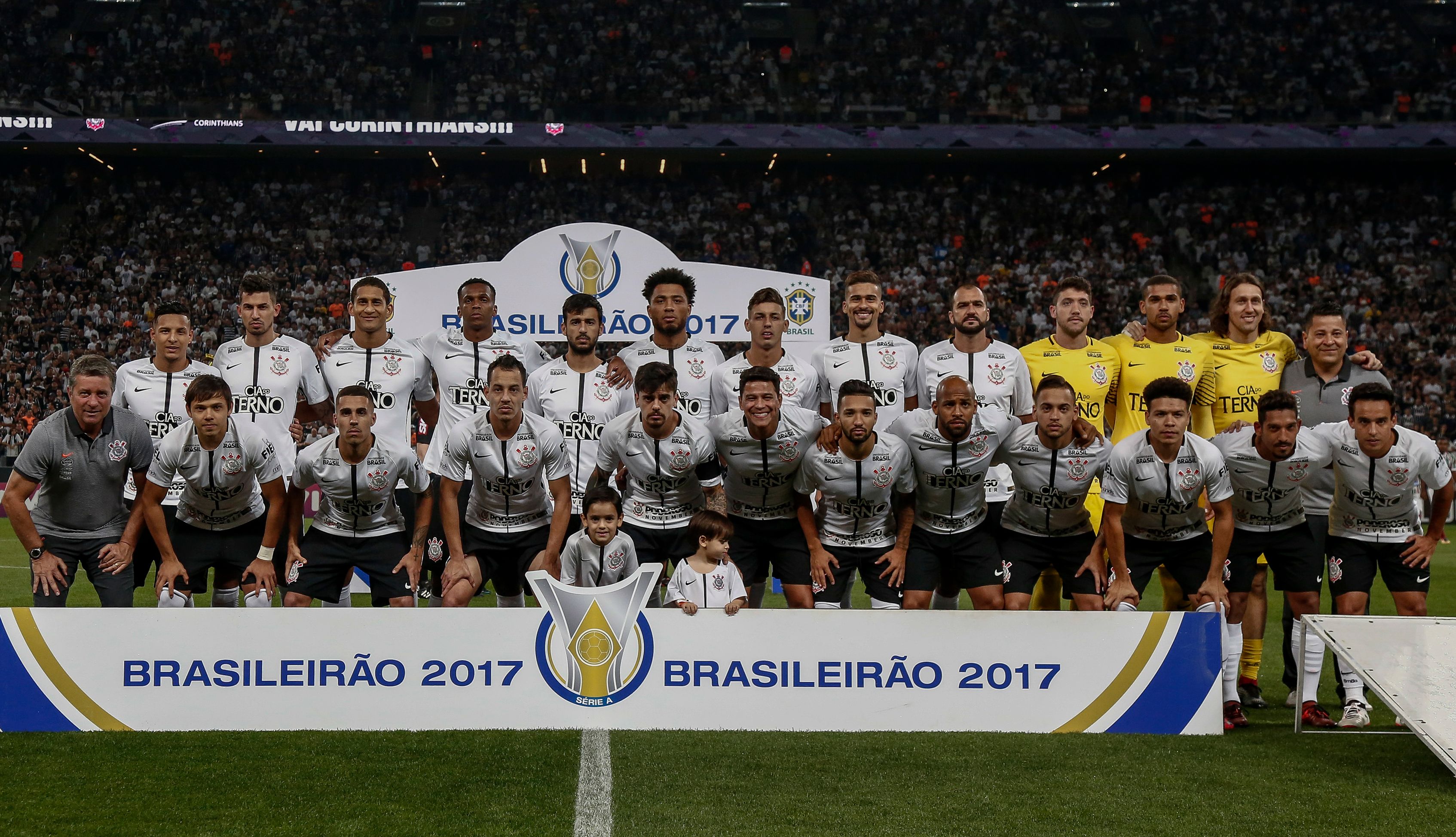 Embalado, São Paulo desafia constância do Palmeiras na final paulista