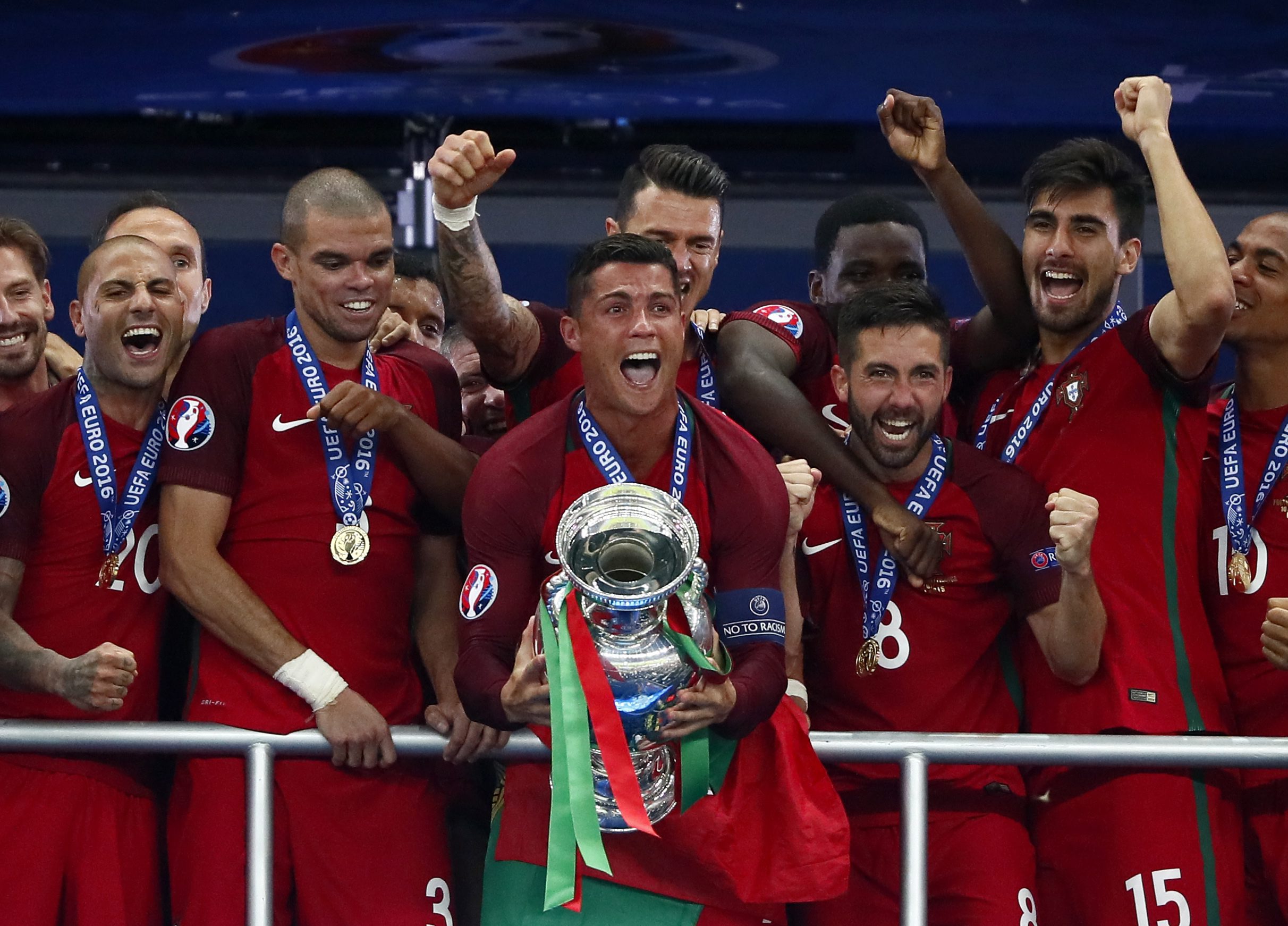 Cristiano Ronaldo vê Euro 2016 com Portugal como título 'mais