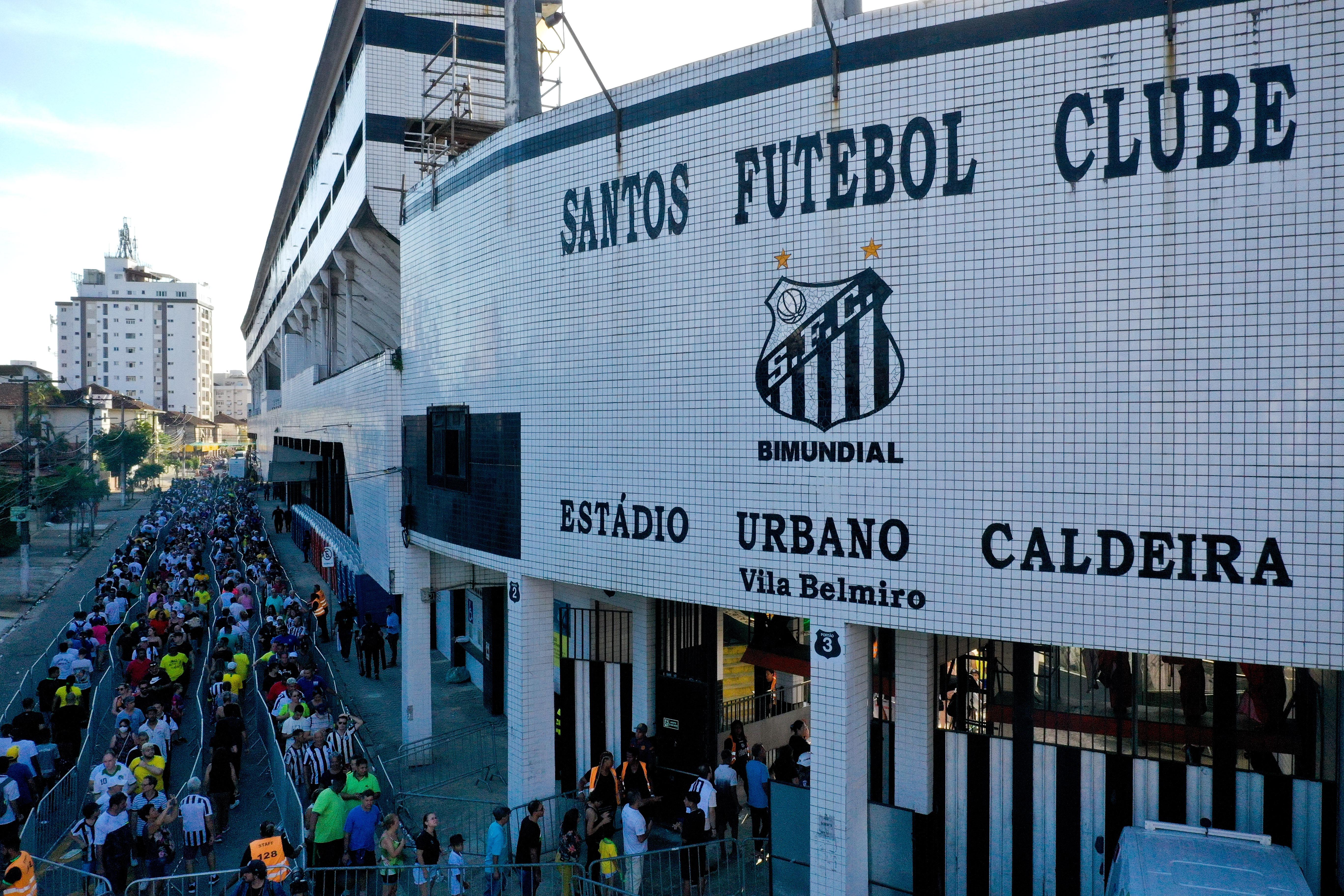 Santos prepara ações para homenagear os 81 anos do Rei Pelé - Lance!