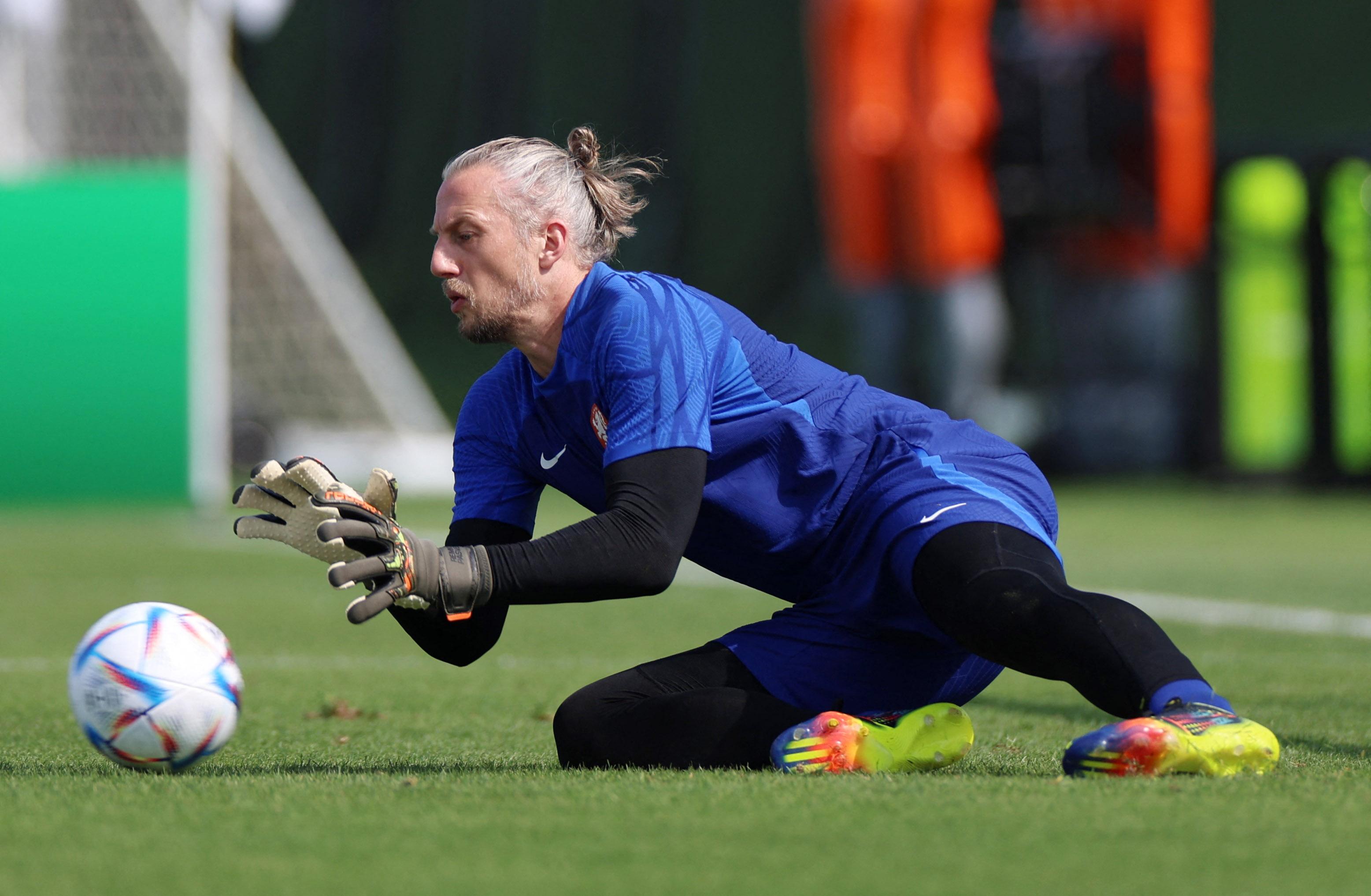 Jogador mais velho do mundo em atividade começou a carreira no