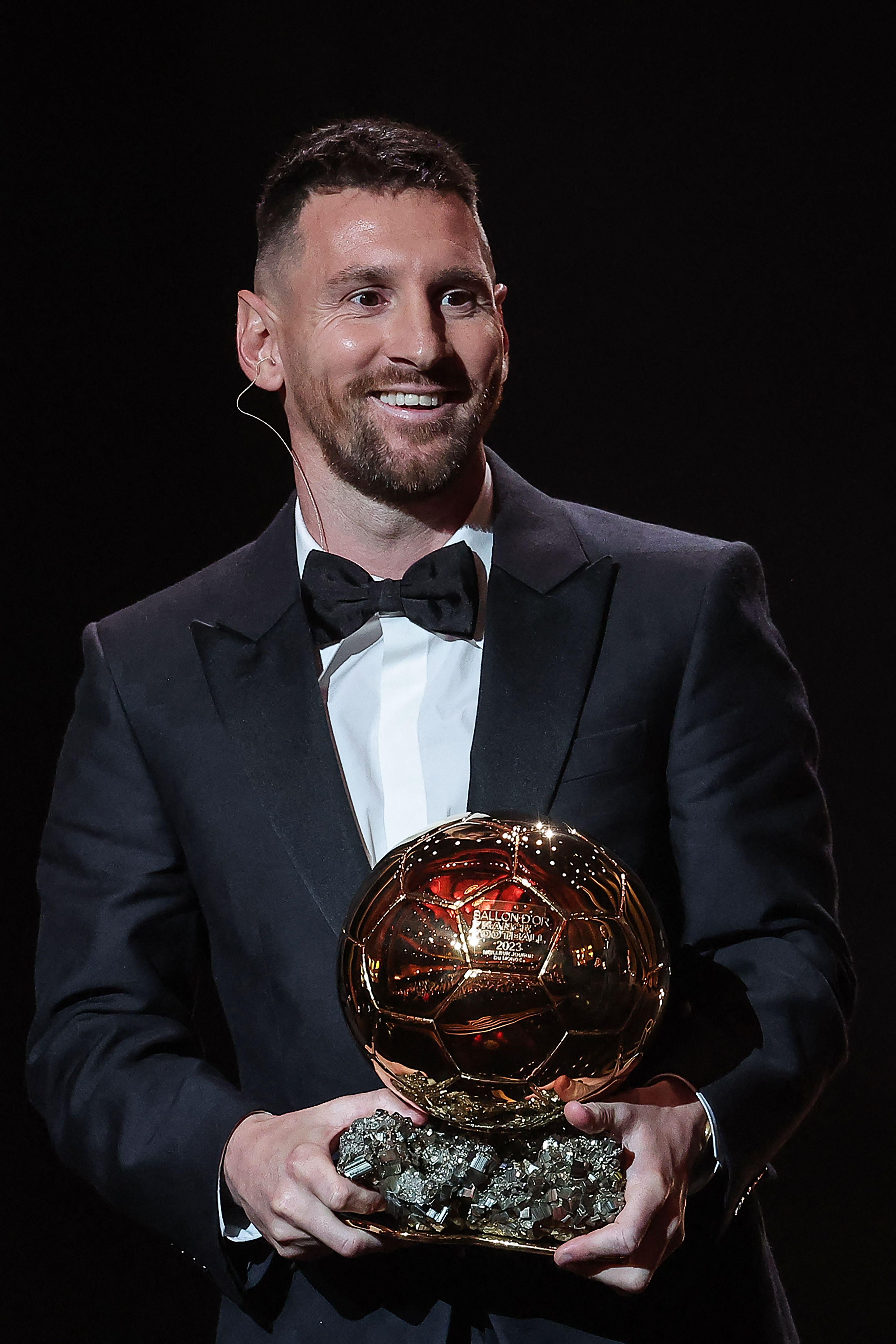 Messi conquista Bola de Ouro de melhor do mundo pela 8ª vez