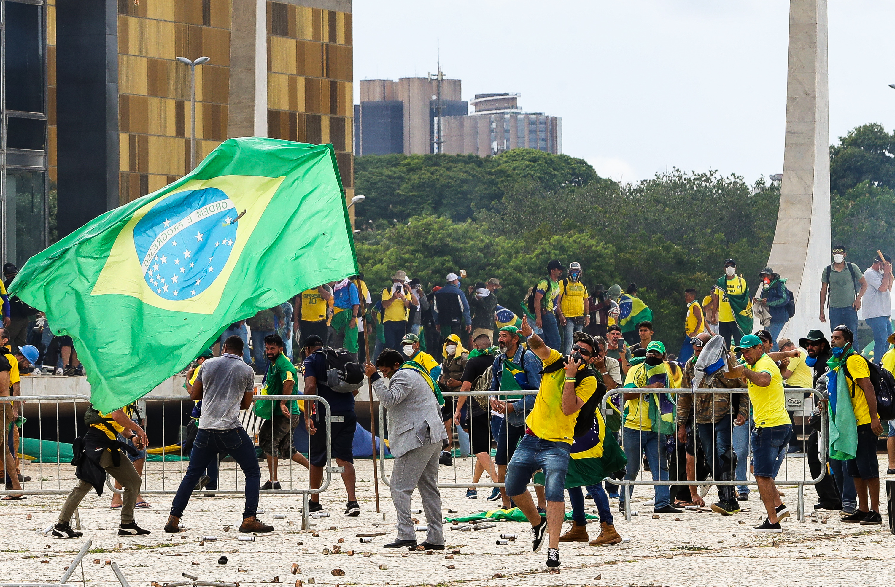 Manifestante durante o ato do 8 de janeiro