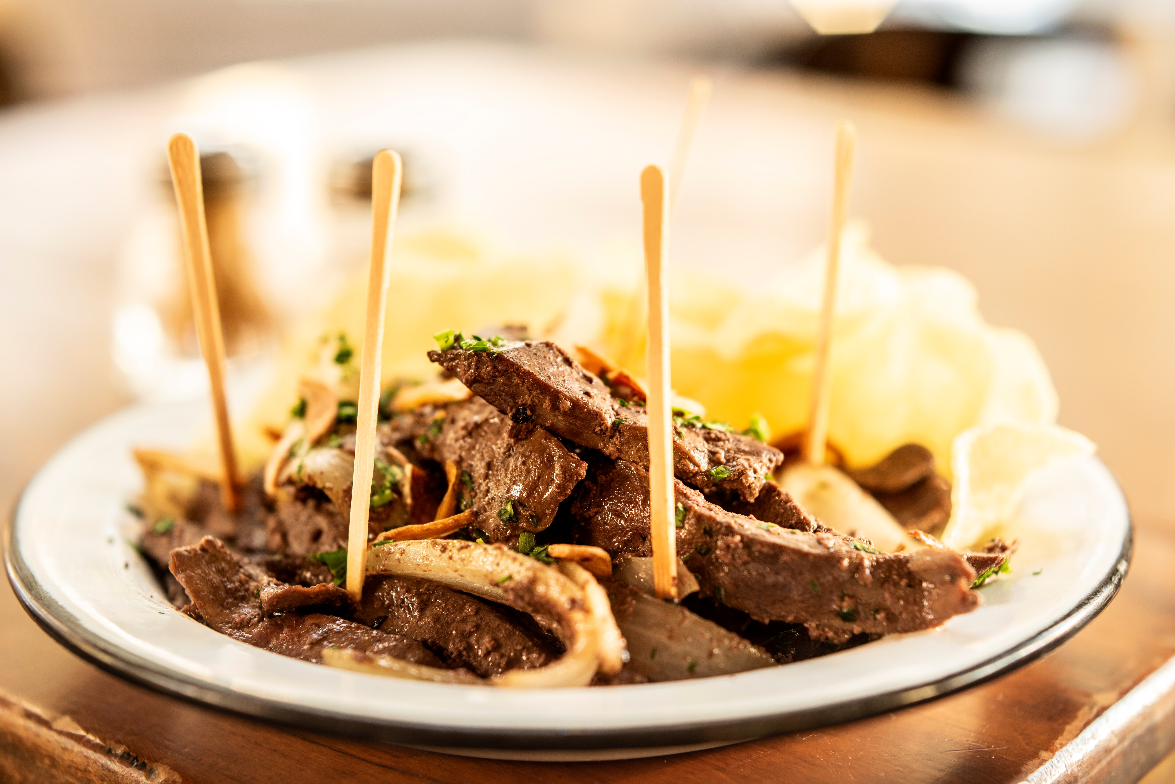 Isca de Figado Acebolado - Nossas Opções - Restaurante Verde