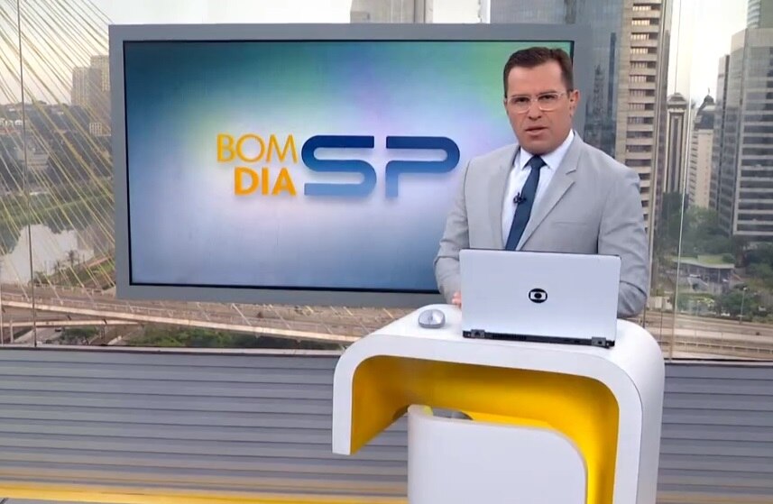 Homem xinga Globo ao vivo, Rodrigo Bocardi se revolta e responde