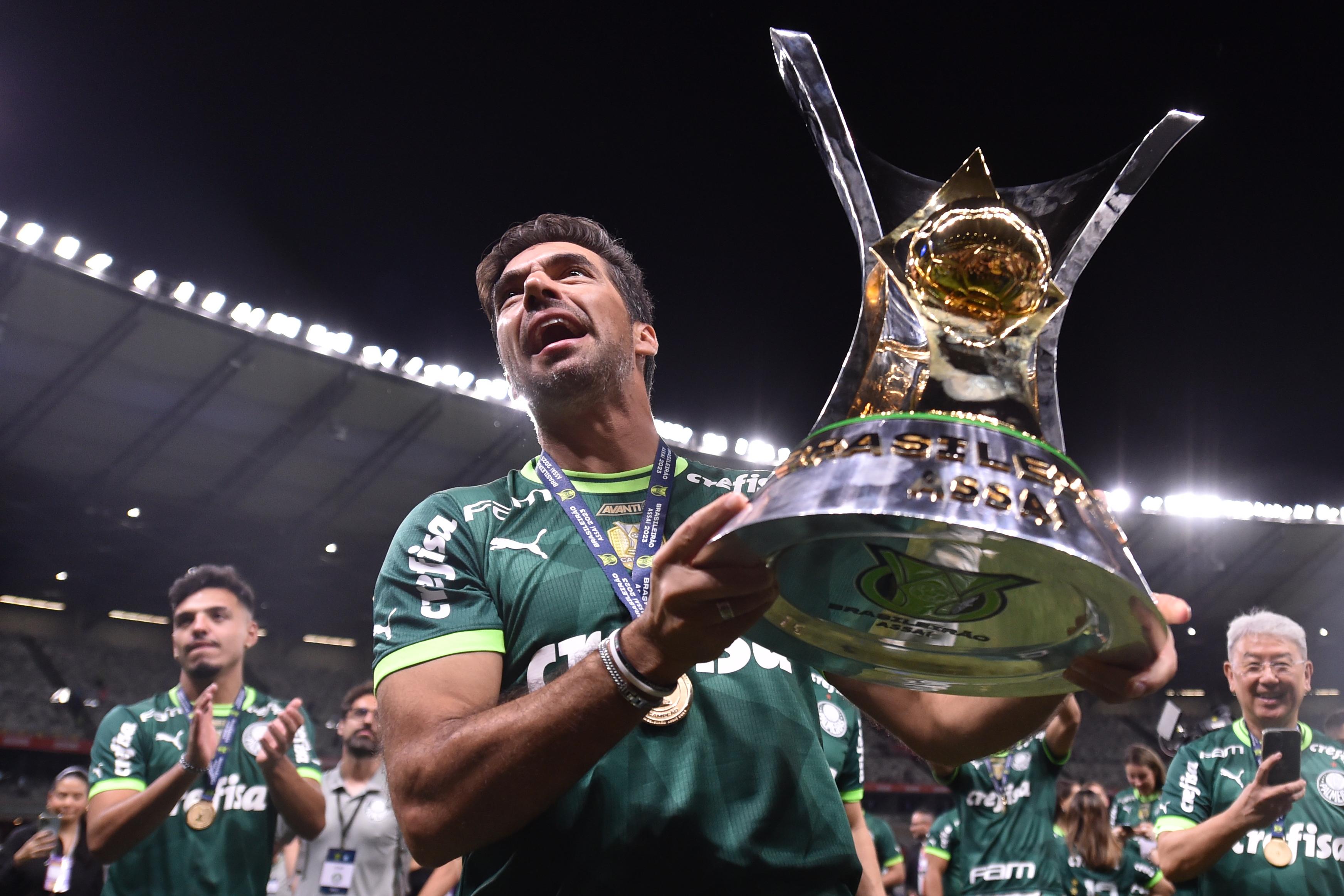 Campeão brasileiro de 2023, Palmeiras fatura mais de R$ 653 milhões com  premiações na era Abel Ferreira - Máquina do Esporte