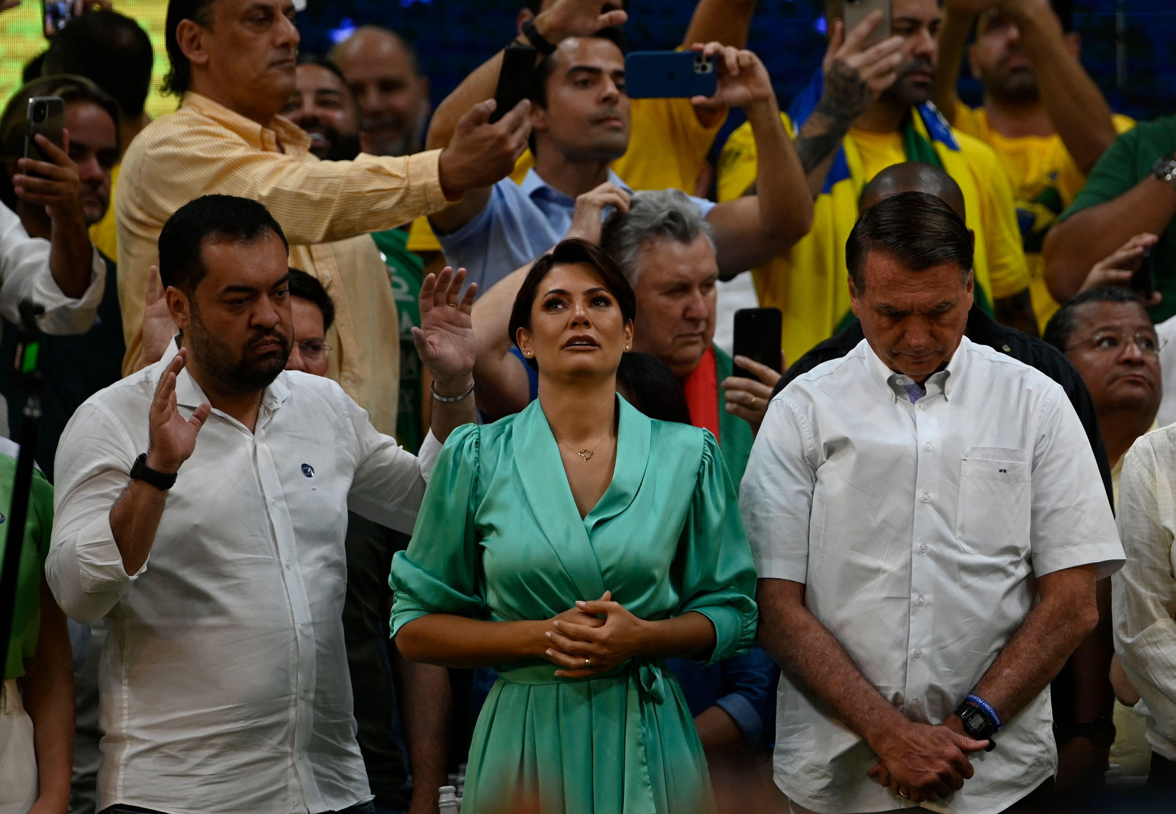 Pastores aliados de Bolsonaro propõem jejum e vigílias para virar