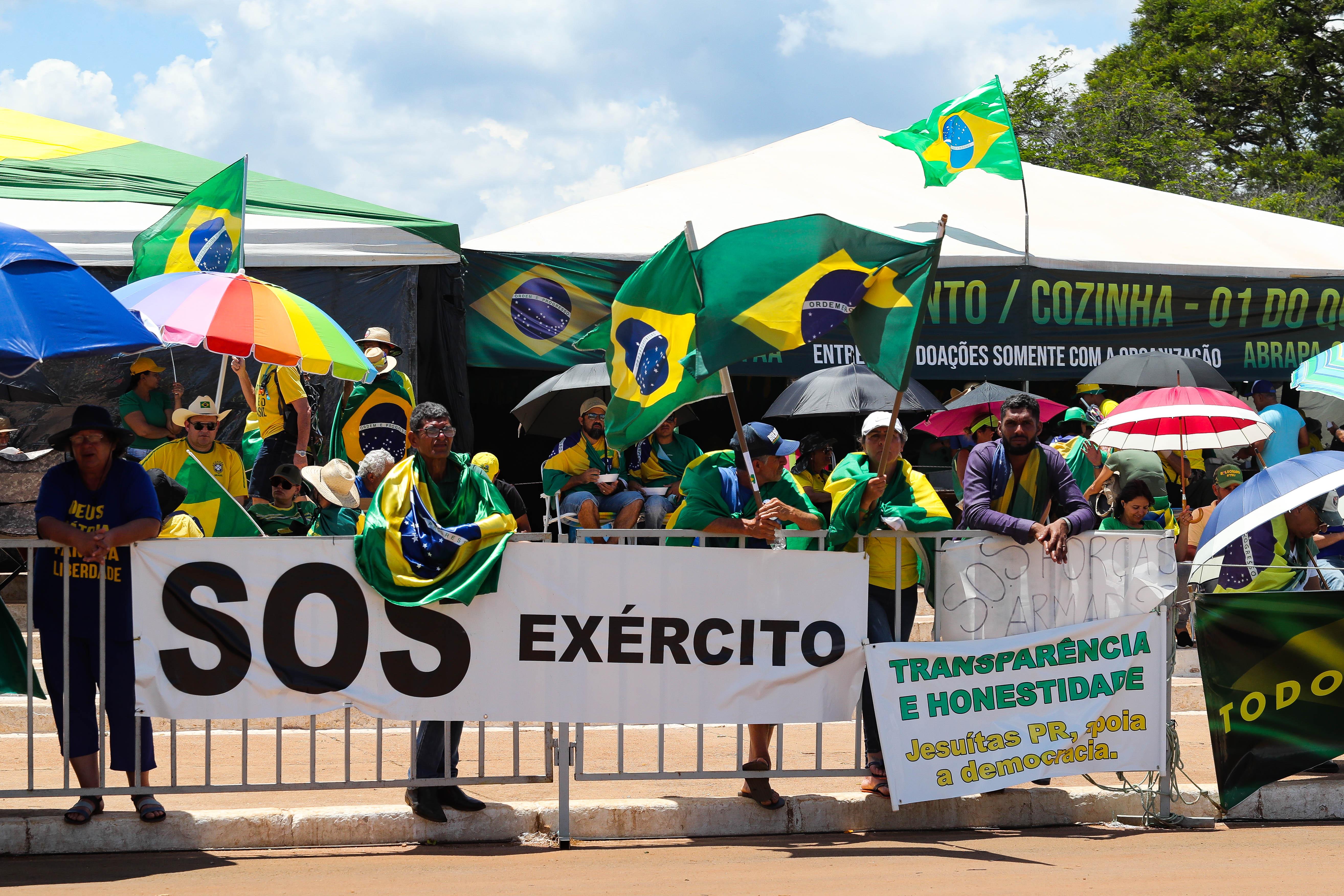 Panel legislativo pide acusar a Bolsonaro de golpe por asonada