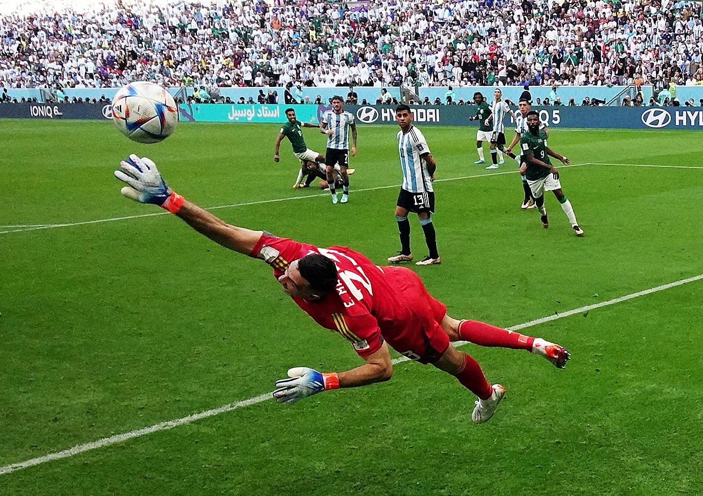 Técnico da Espanha aprova sexo para jogadores perto dos jogos da Copa -  Superesportes