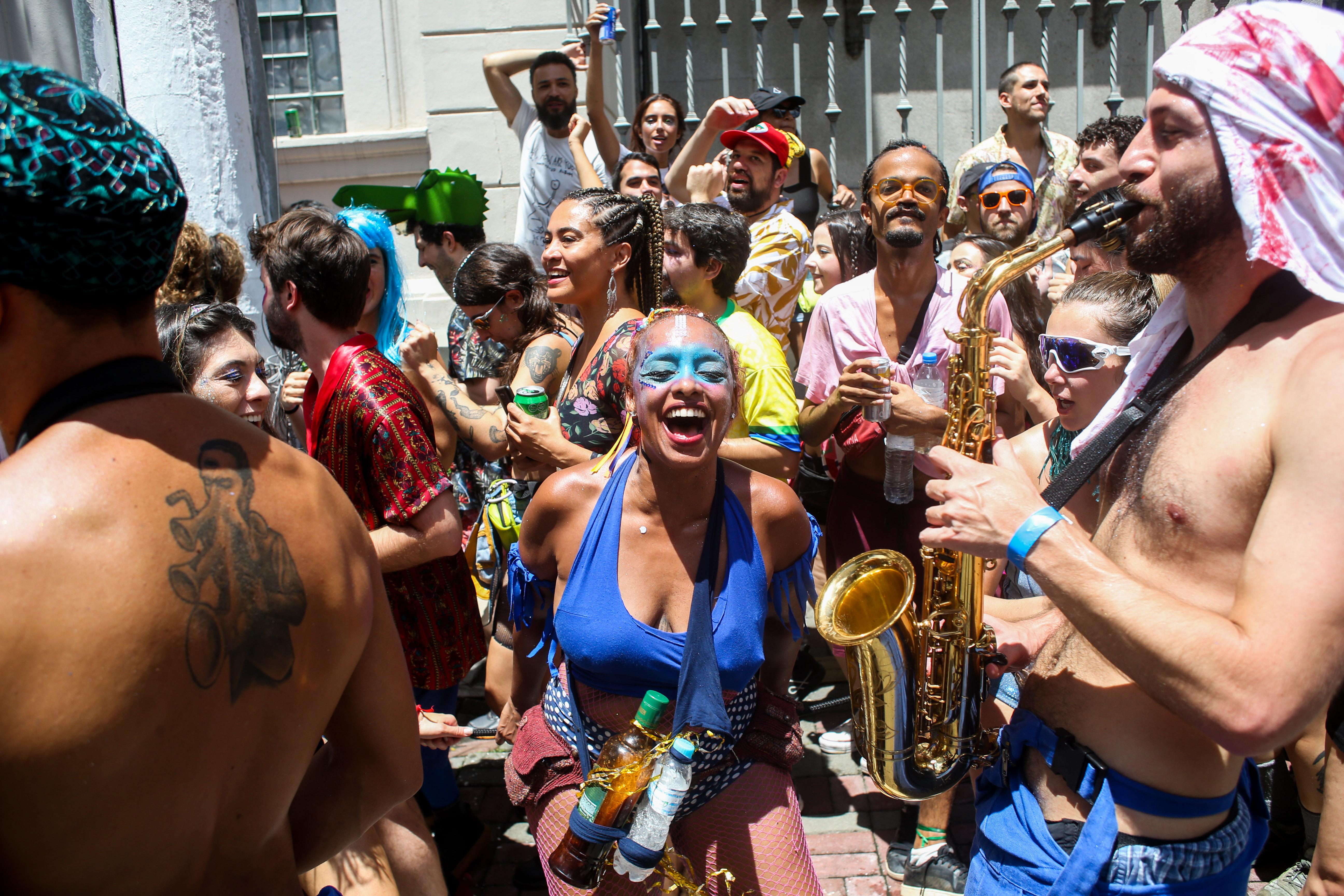 Um roteiro com mais de 30 blocos de rua para aproveitar o melhor do  carnaval de São Paulo - Estadão