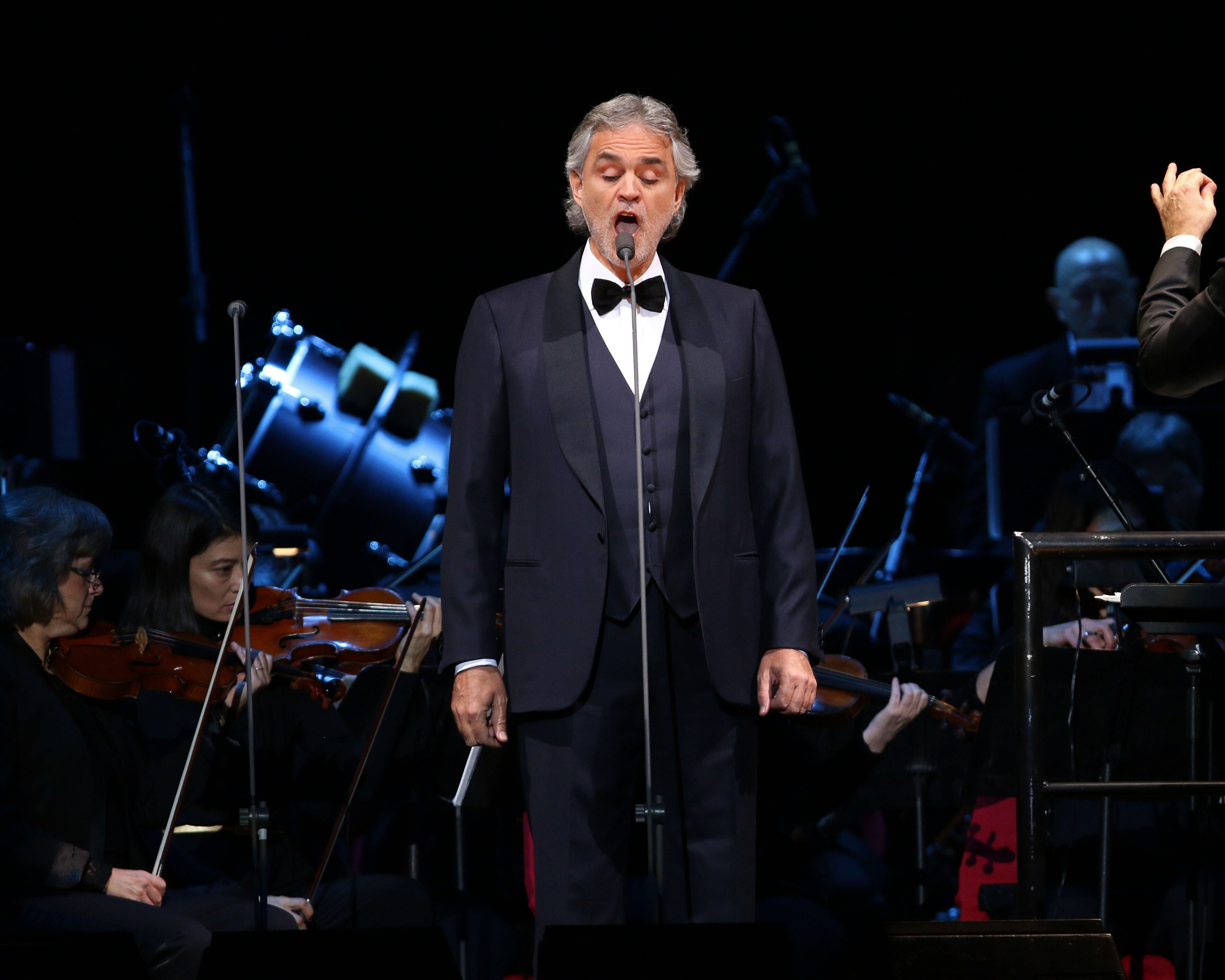 Tem 21 anos, é filho do tenor italiano Andrea Bocelli e também