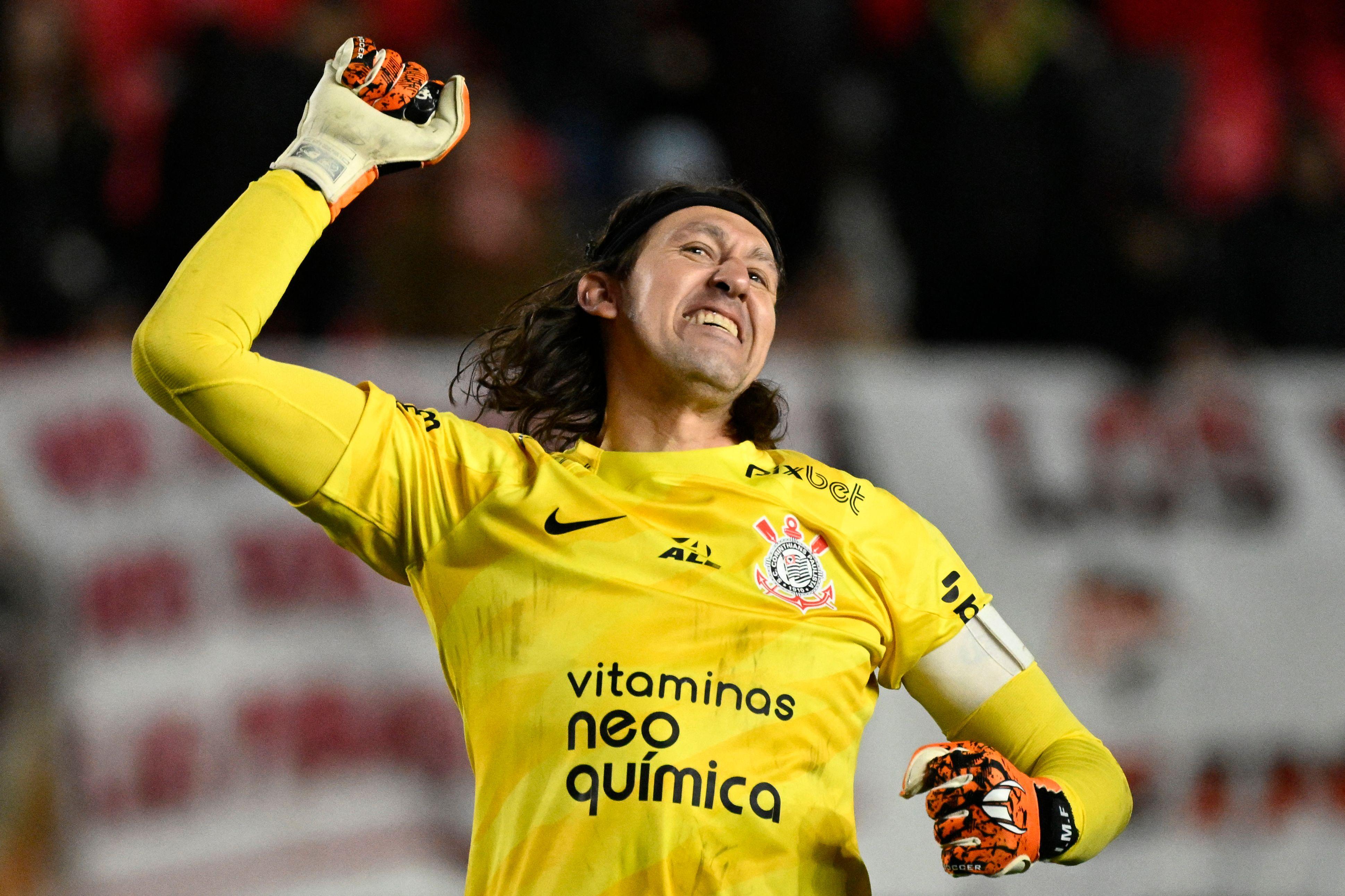 Giuliano fala após vitória do Corinthians contra o Estudiantes na  Sul-americana 