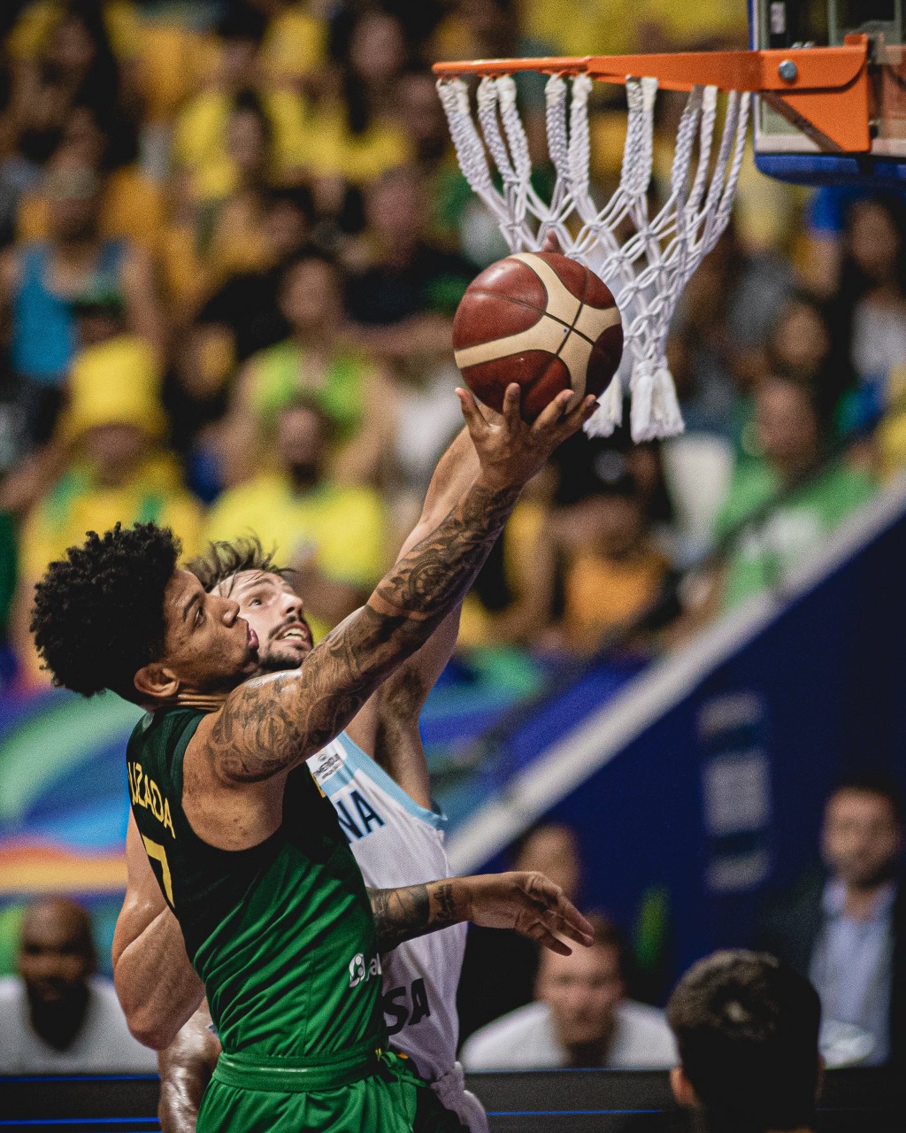 Brasil erra último arremesso e é derrotado pela Argentina na final da Copa  América de Basquete, basquete