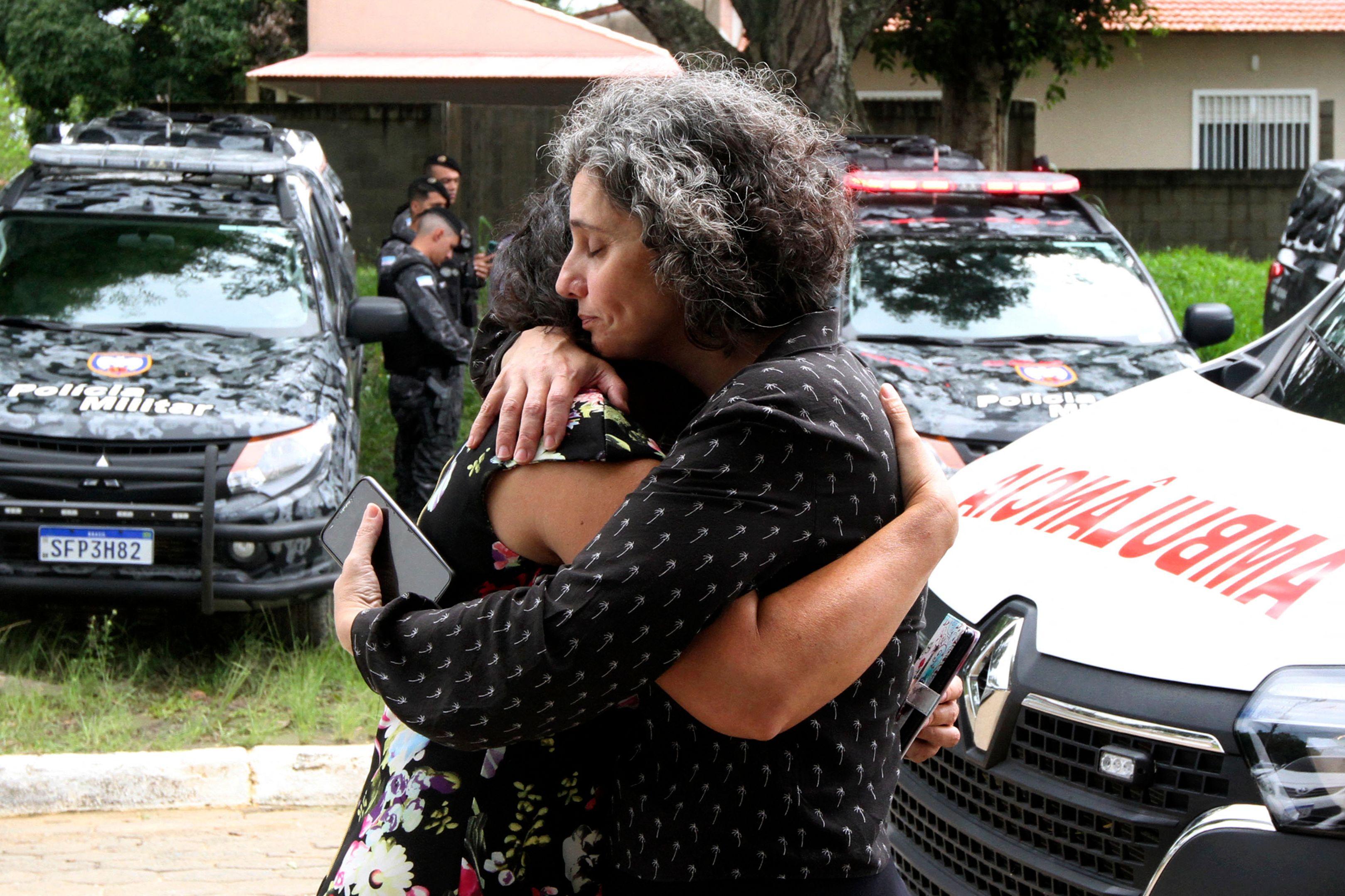 Menina abre fogo em escola nos EUA, fere 3 e é desarmada por professora, Mundo