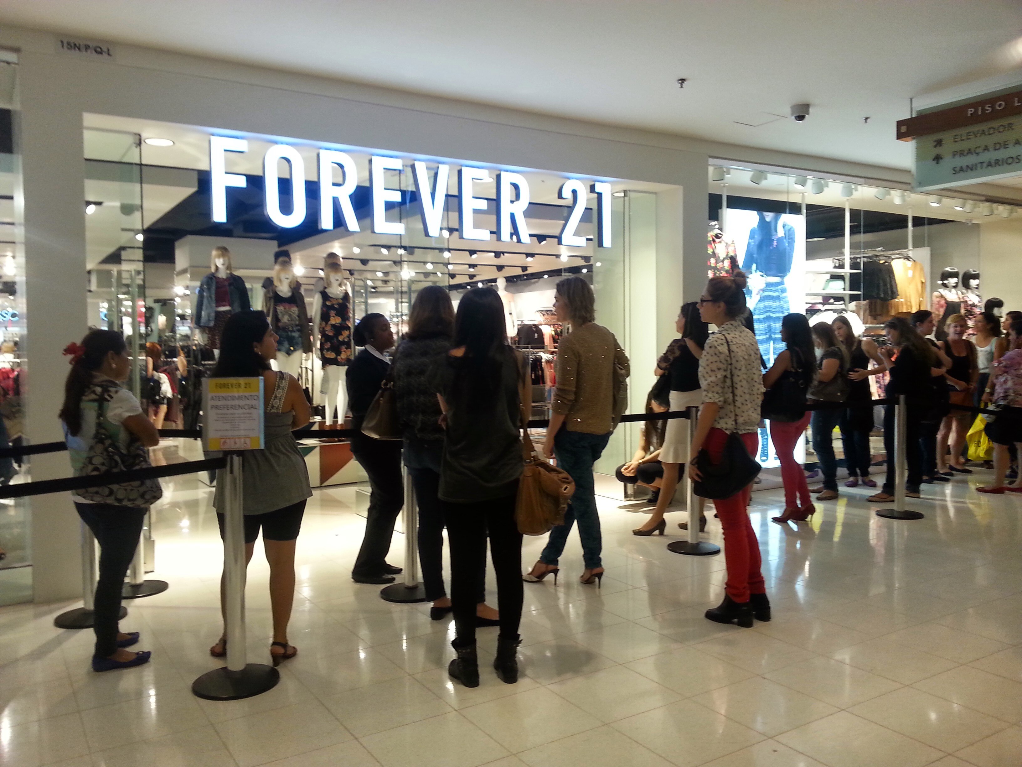 Forever 21 decide fechar todas as 11 lojas nos shoppings da Rede Multiplan  - Estadão