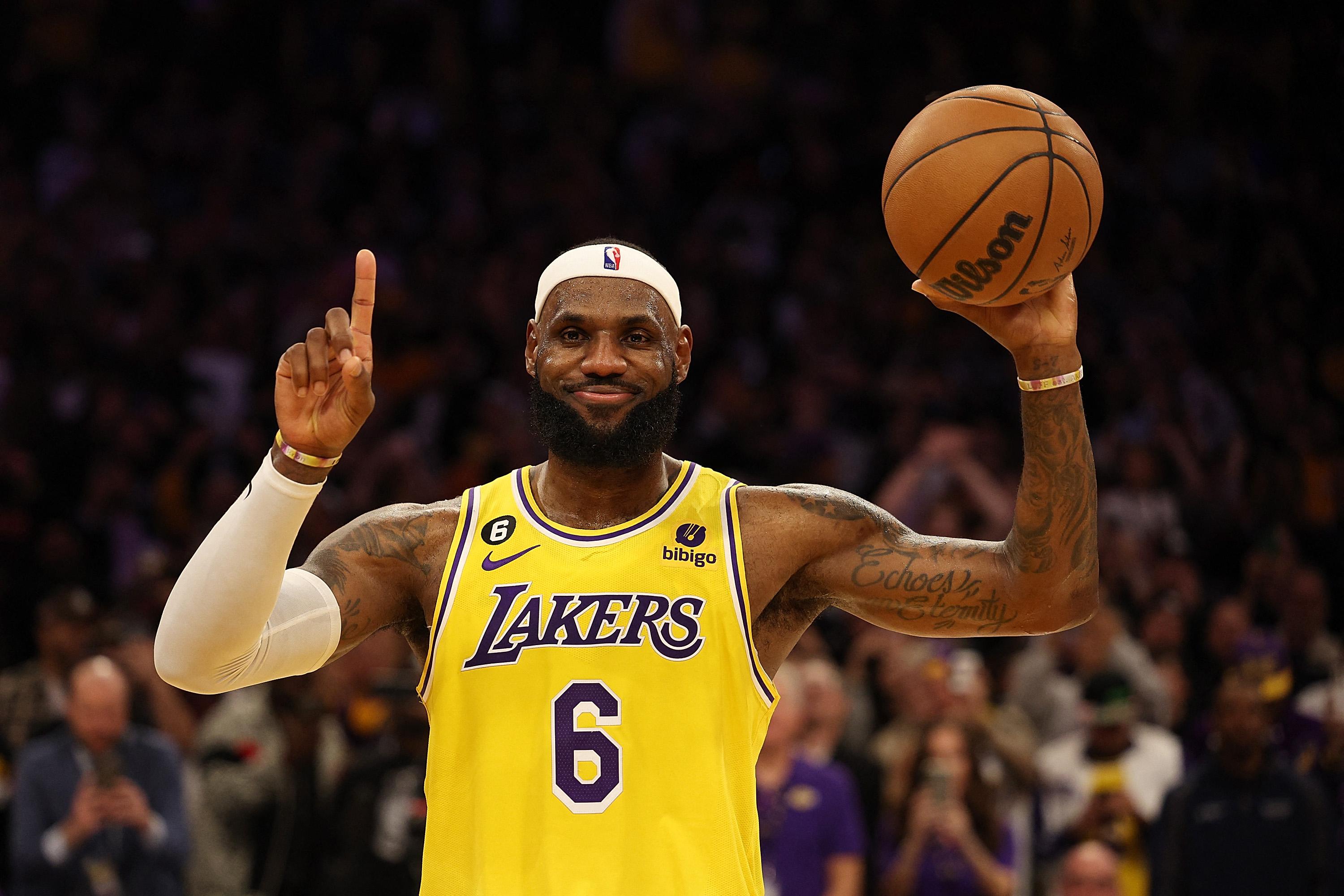 Armador Brasileiro fecha com Los Angeles Lakers, mas é dispensado um dia  depois