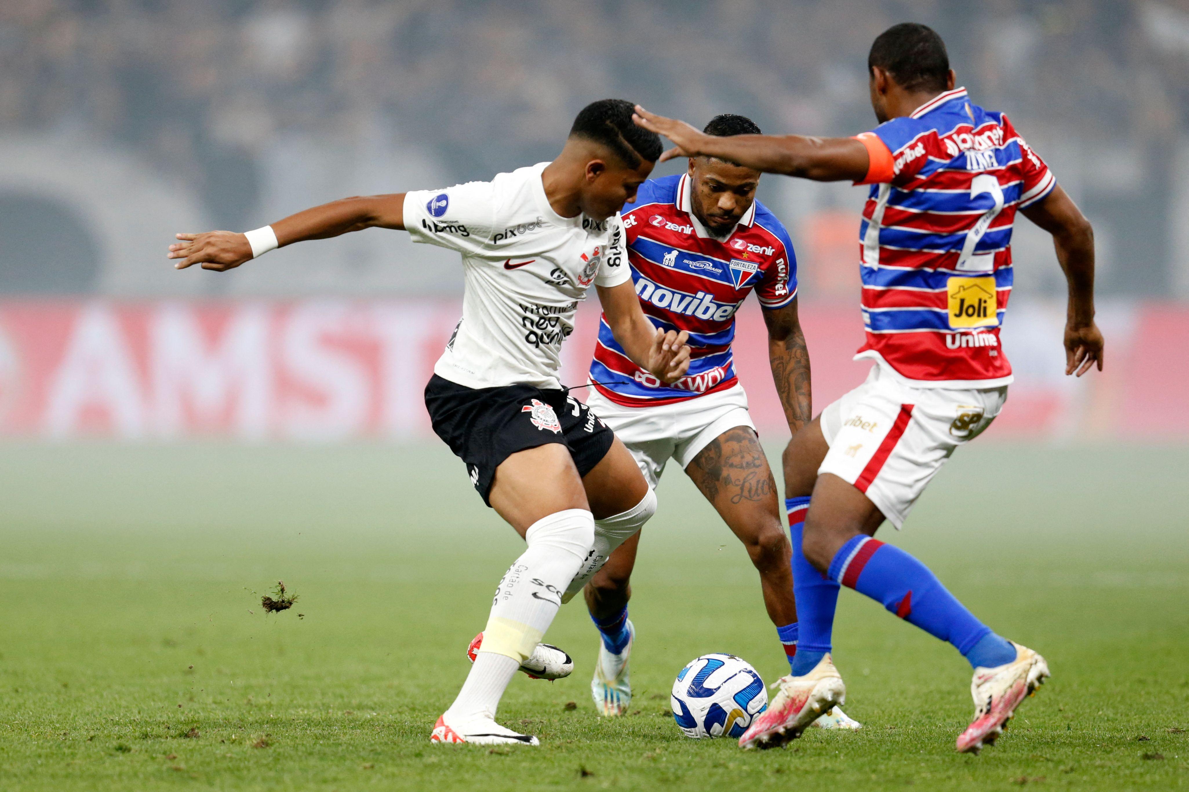 Corinthians e Fortaleza avançam na Sul-Americana com os empates da volta