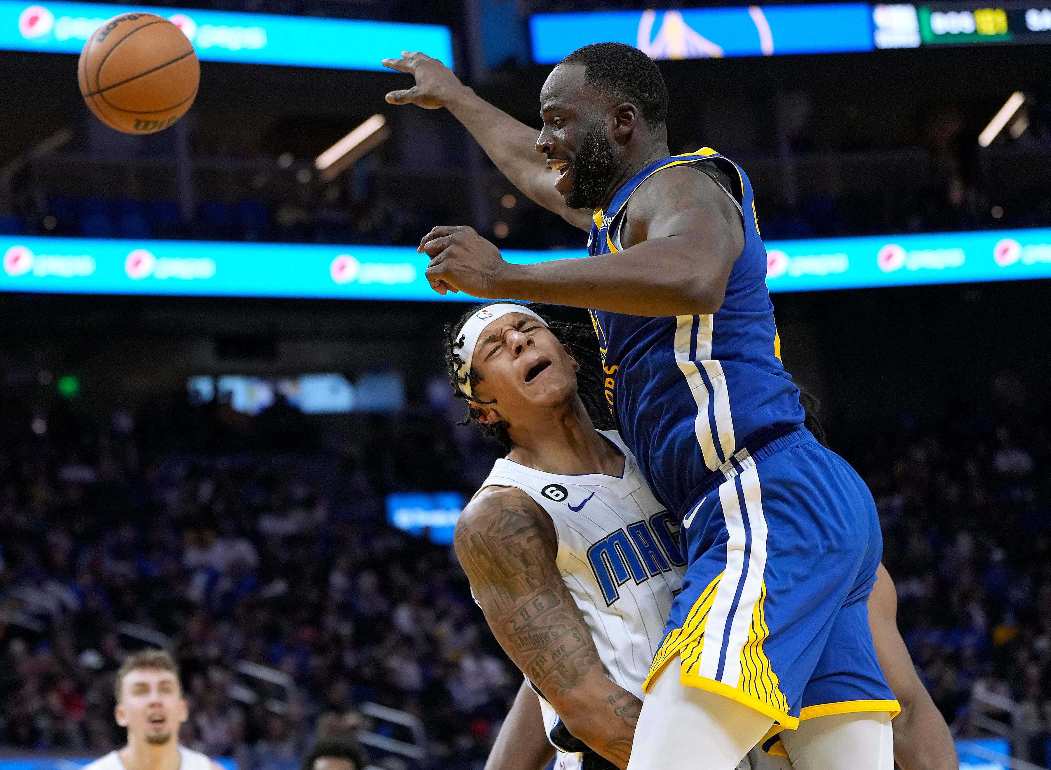 Jogador de basquete Draymond Green agride colega de Warriors, Jordan Poole,  durante treino - Folha PE