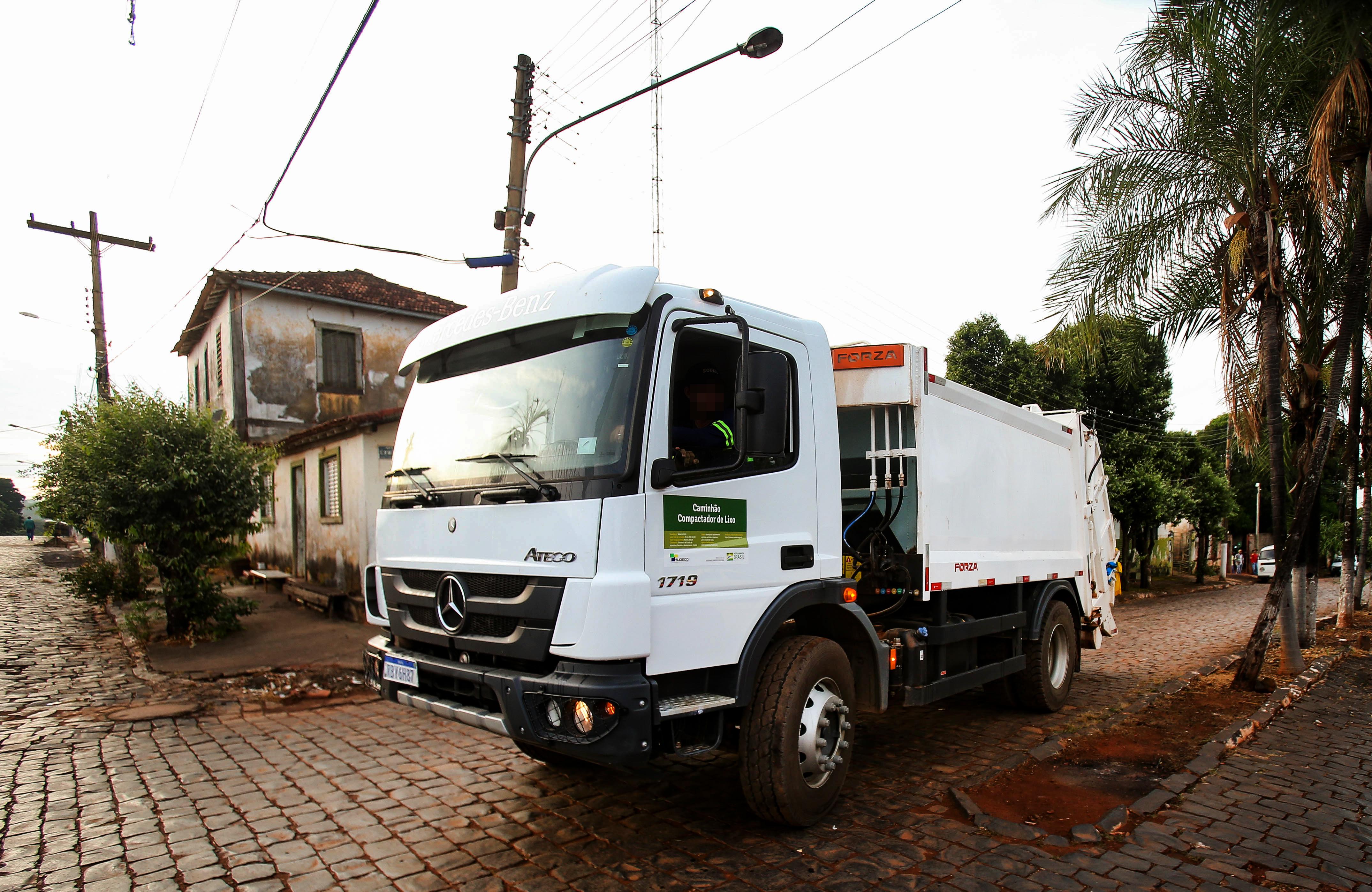 Caminhao Lixo: comprar mais barato no Submarino