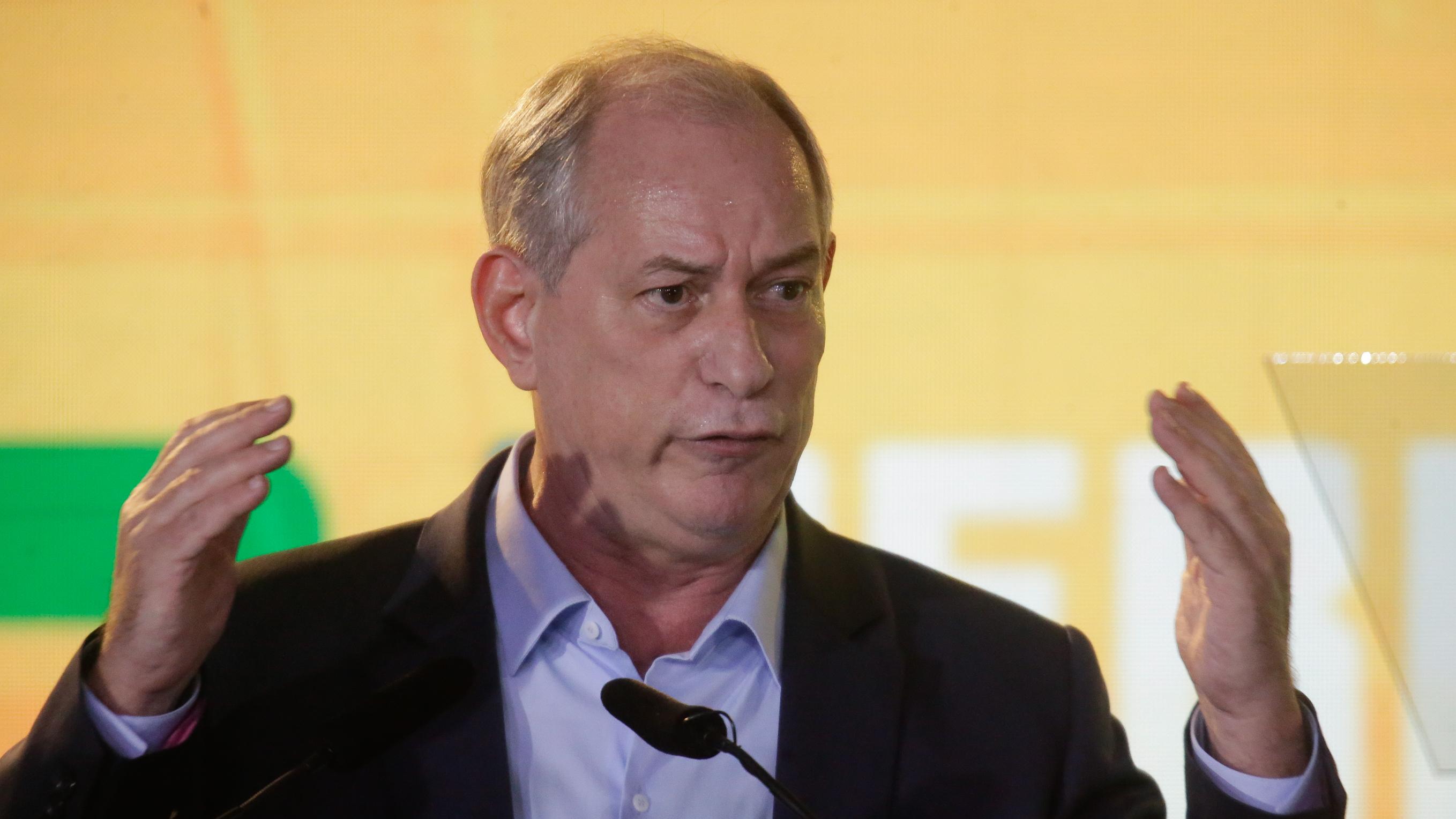 Ciro diz que Lula pratica estelionato eleitoral e ataca PEC dos