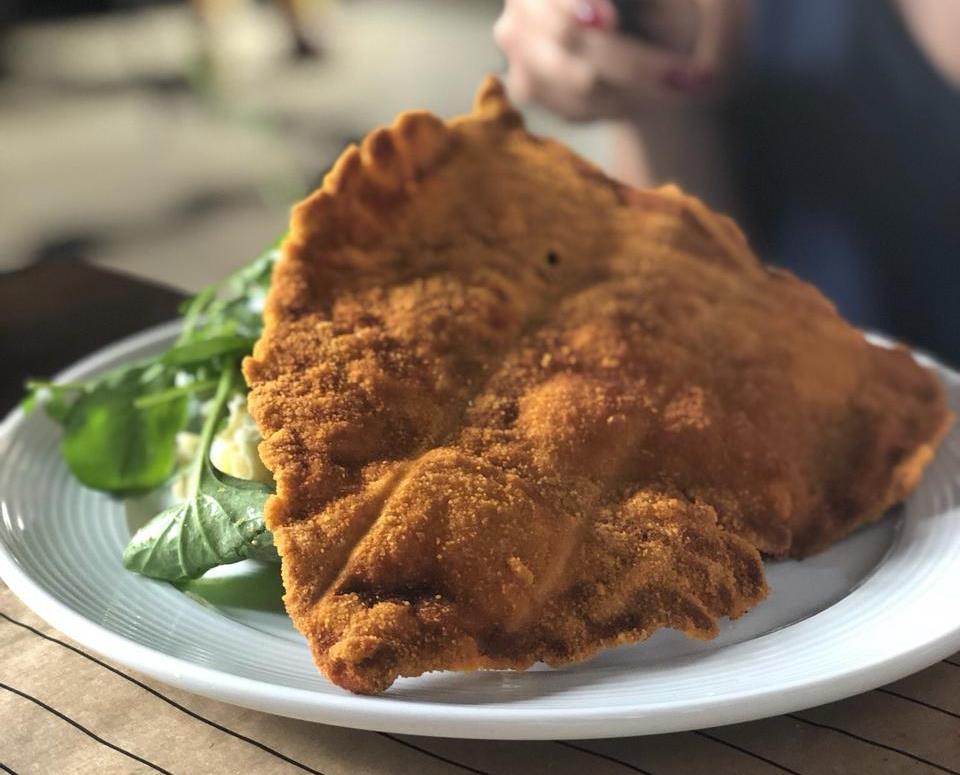 Onde comer bife à milanesa em SP: 20 casas que servem versões crocantes e  sequinhas