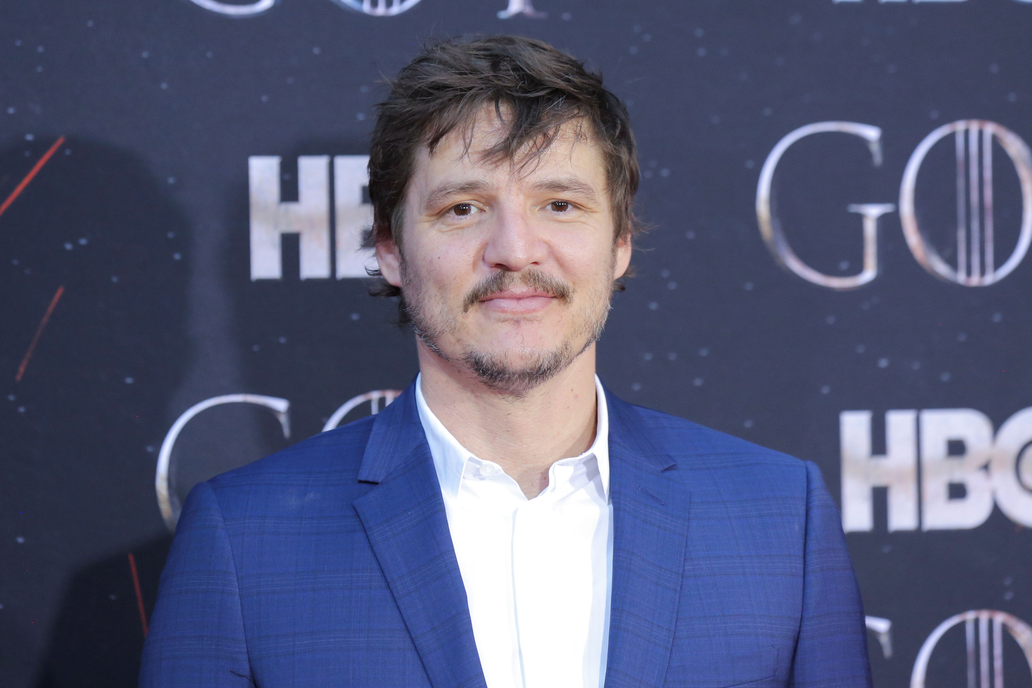 Pedro Pascal e Bella Ramsey protagonizam série de The last of us