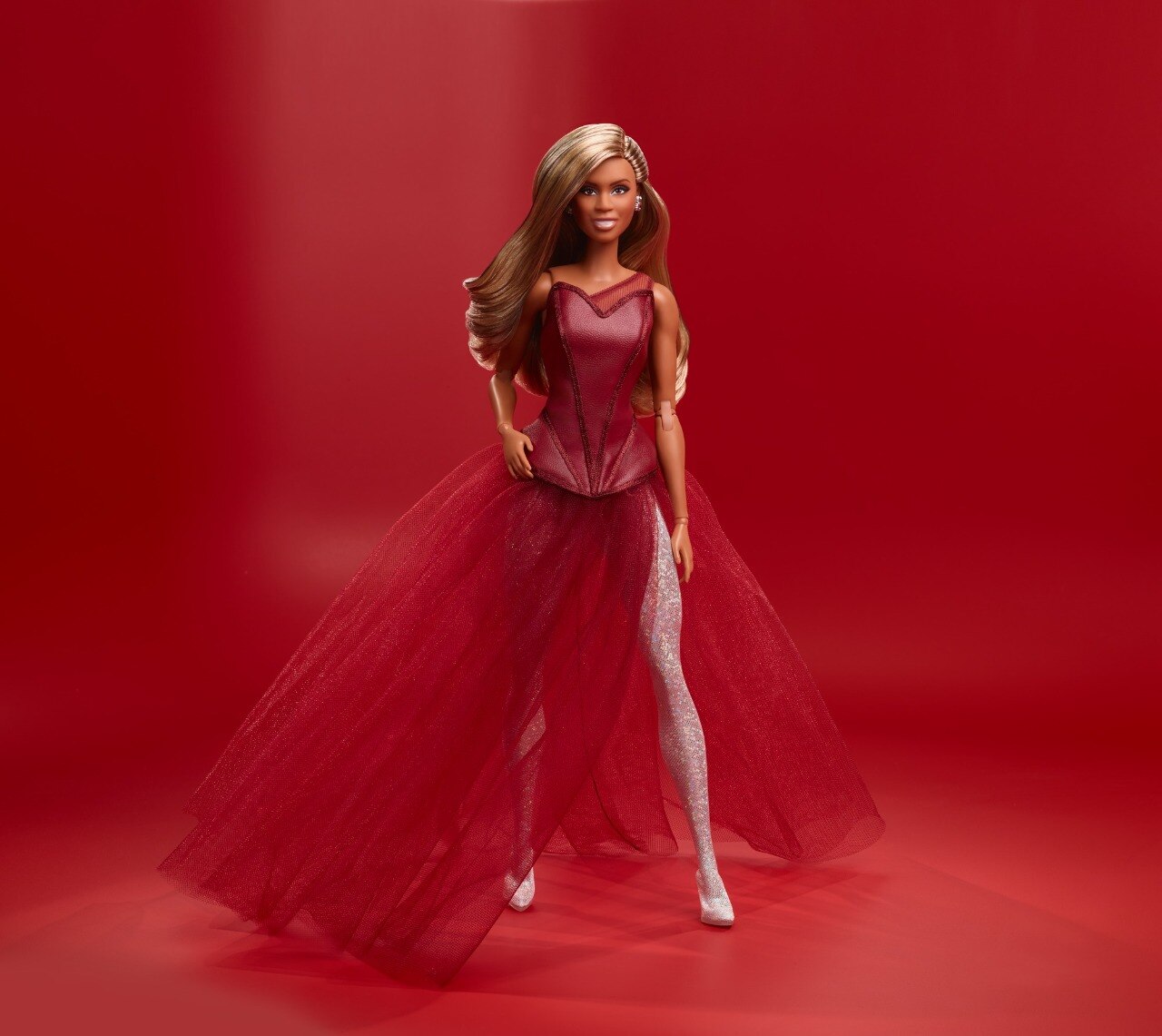 Mattel lança 1ª boneca Barbie com síndrome de Down: veja imagens