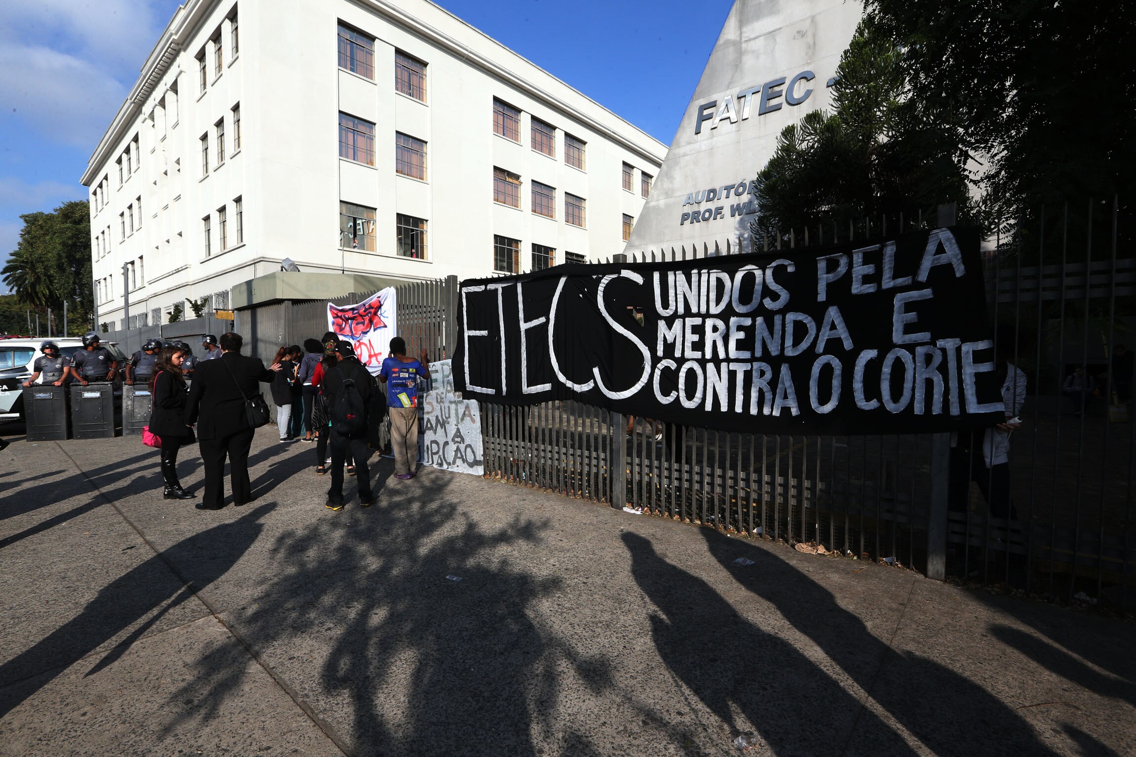 Etecs e Fatecs selecionam professores de diversas áreas