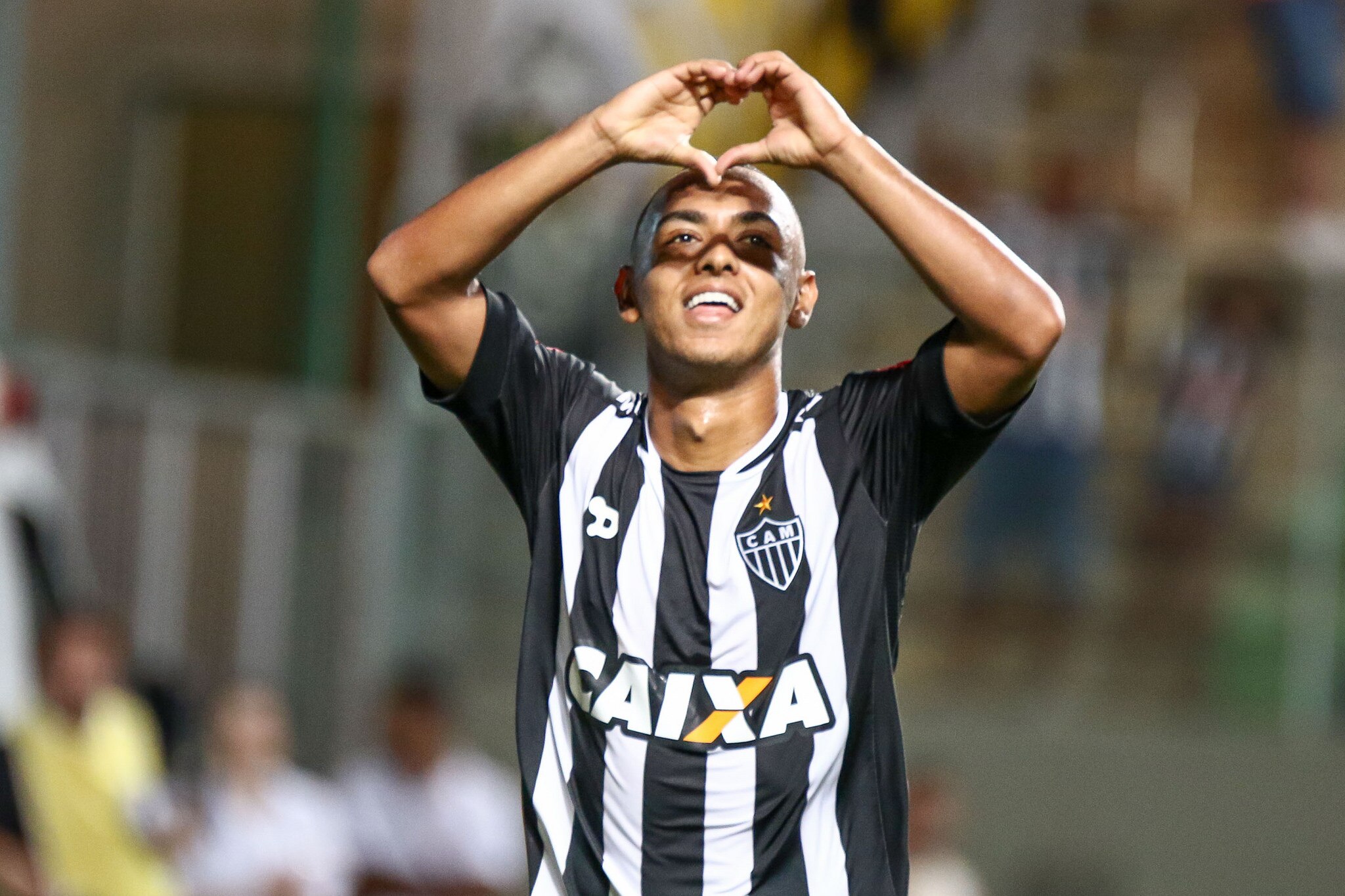 Ricardo Oliveira faz 2, mas Atlético-MG cede empate ao Danubio no Uruguai