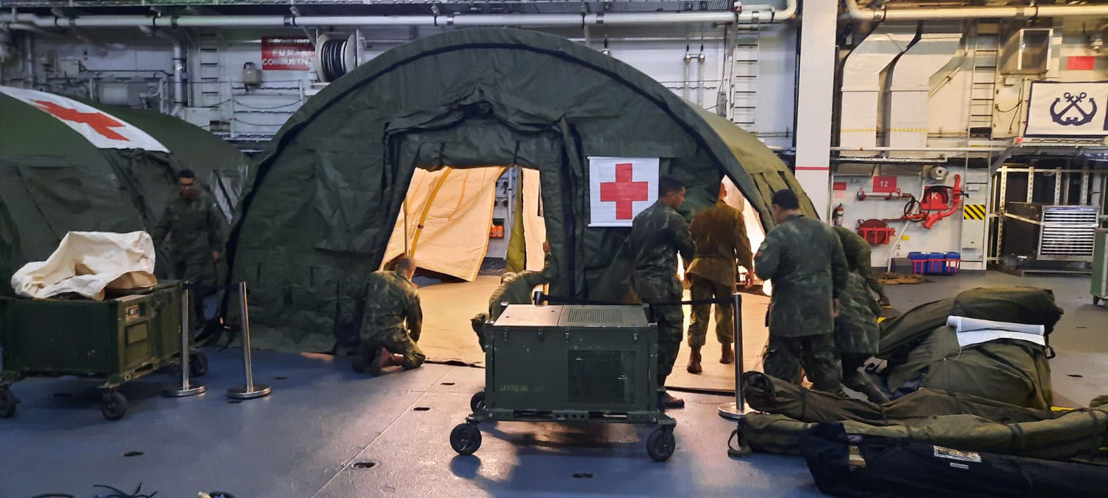 Chuva em SP: Marinha prepara hospital de campanha em navio para apoiar atingidos no litoral