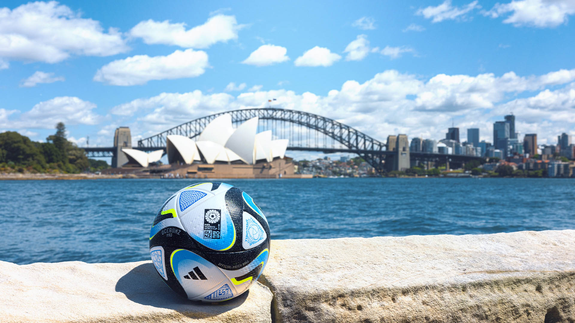 Adidas lança bola da Copa do Mundo feminina Oceanuz; veja fotos