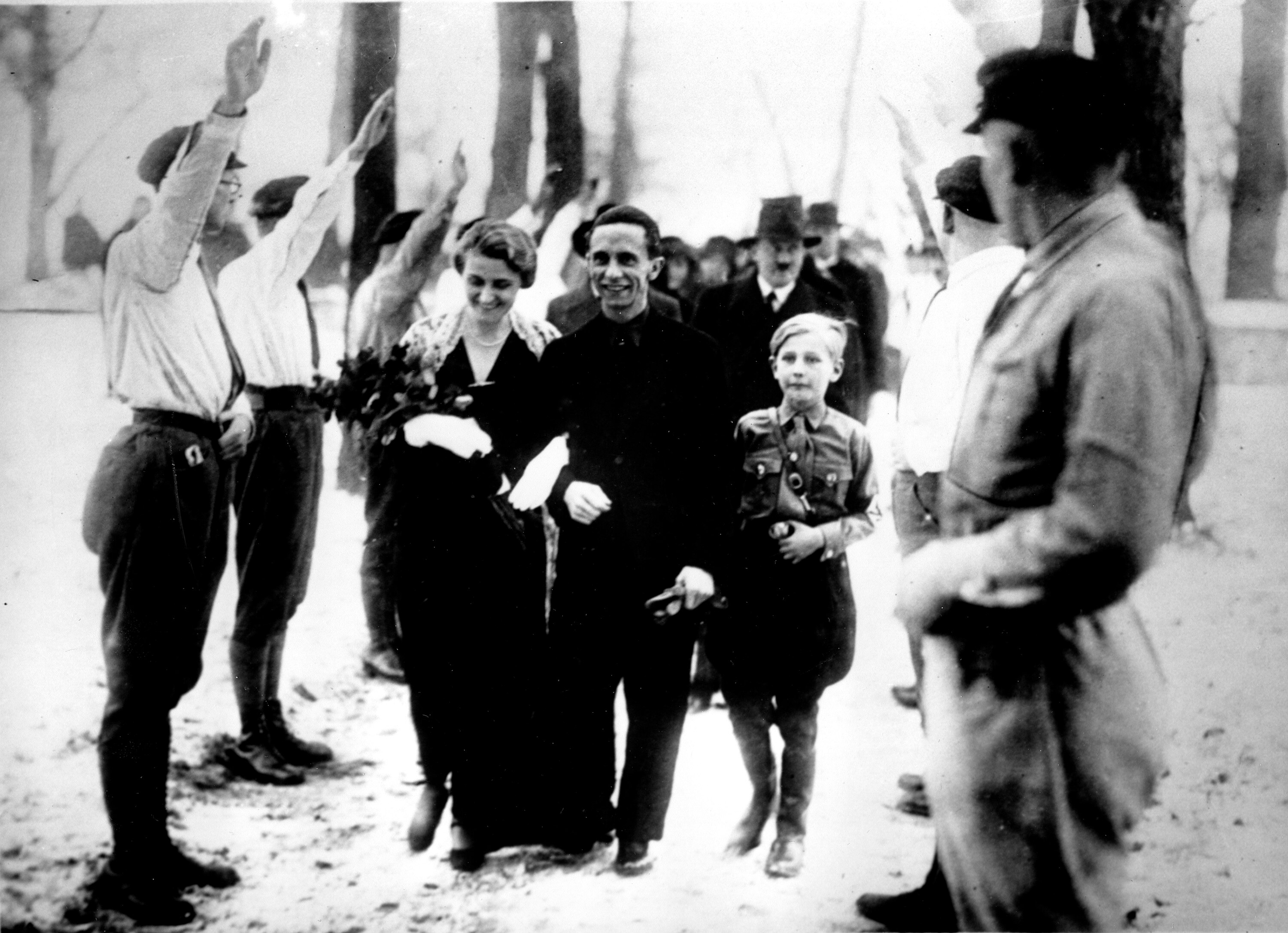 Como viviam as mulheres do alto escalão do regime nazista - Estadão